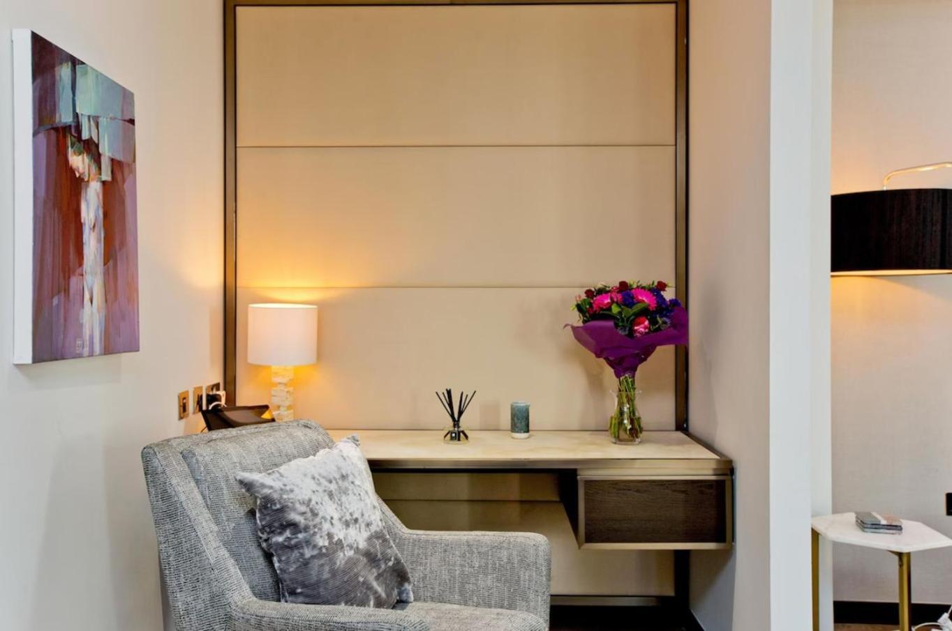 Living 3 Bedroom Apartment