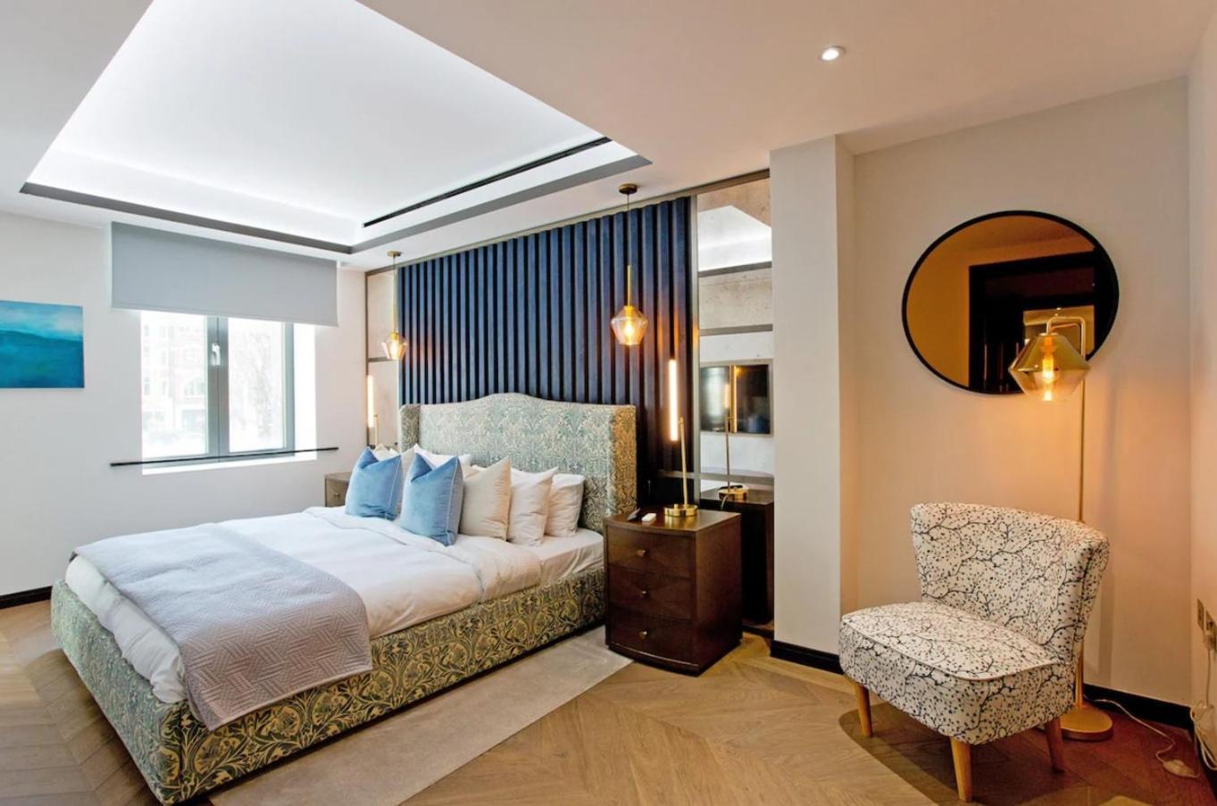 Living 3 Bedroom Apartment *