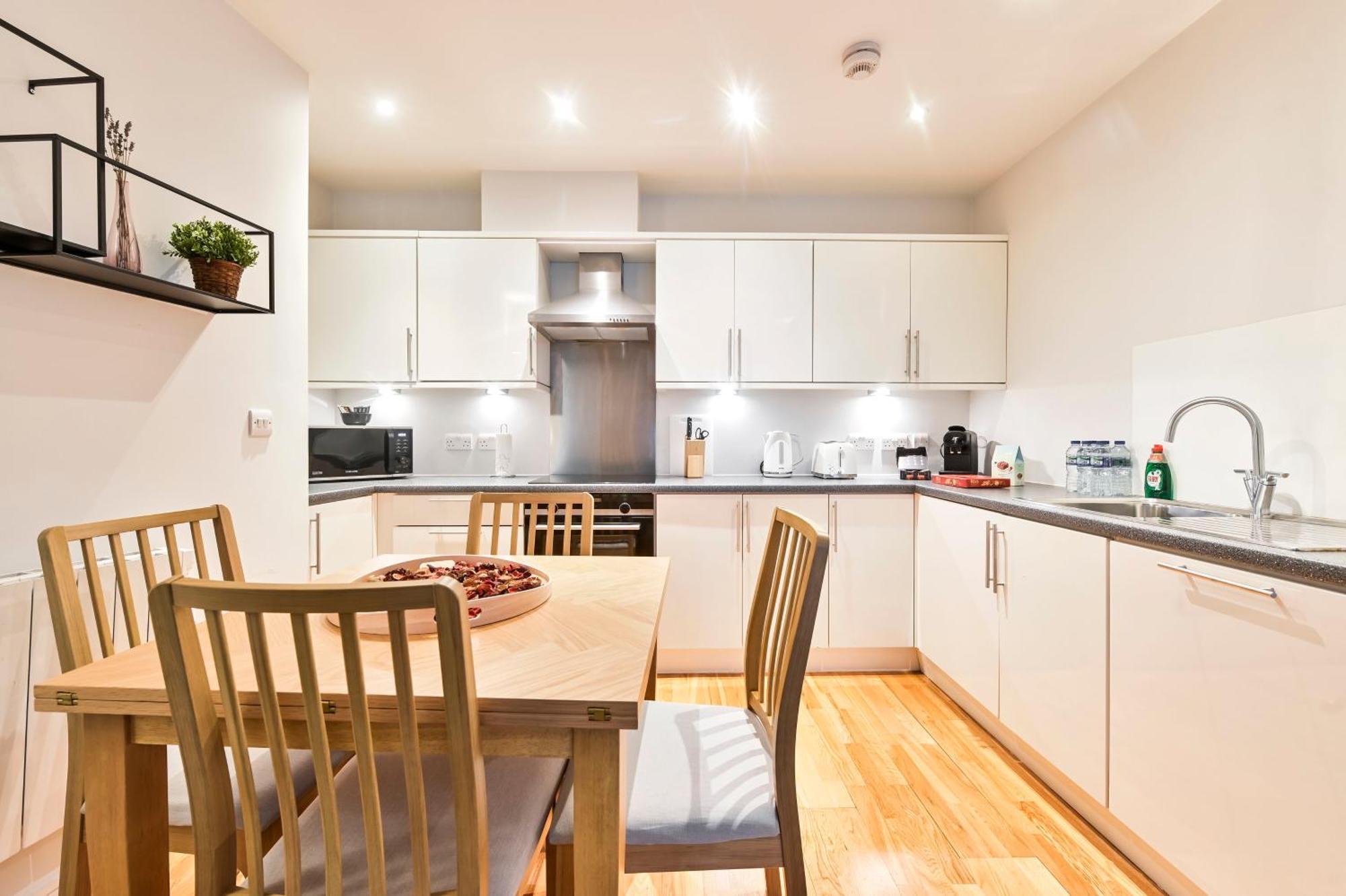 Delightful Tower Bridge Sleeps 6 *