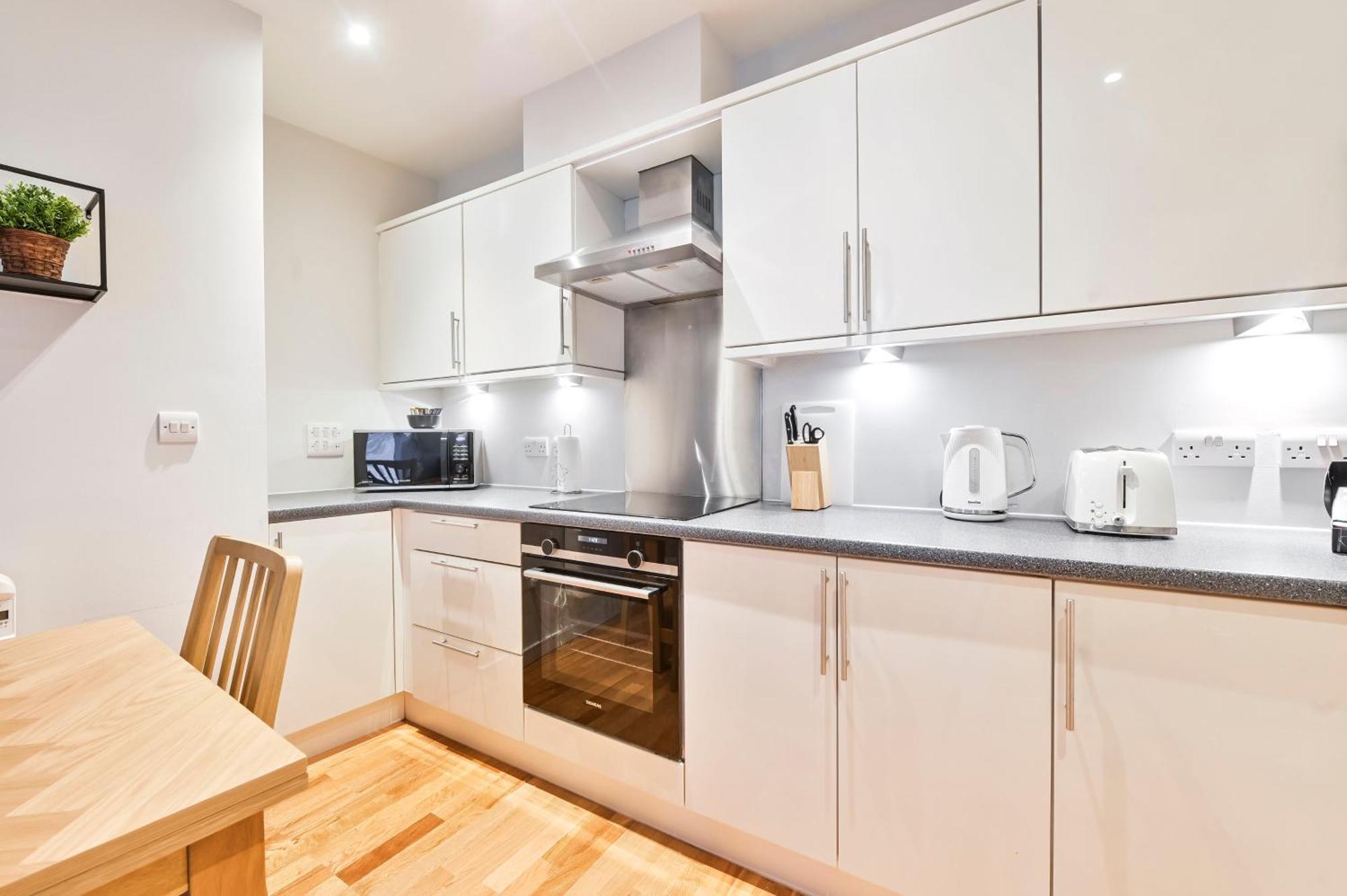 Delightful Tower Bridge Sleeps 6 Apartment London