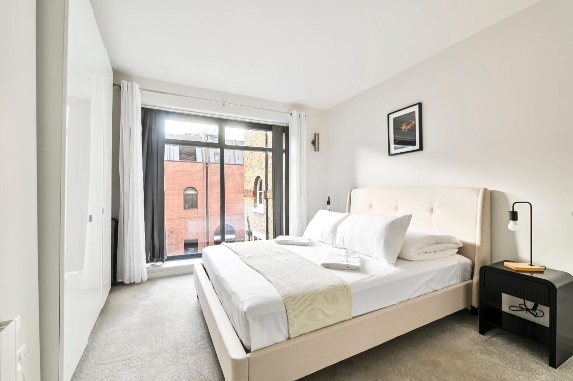 Delightful Tower Bridge Sleeps 6 Apartment London