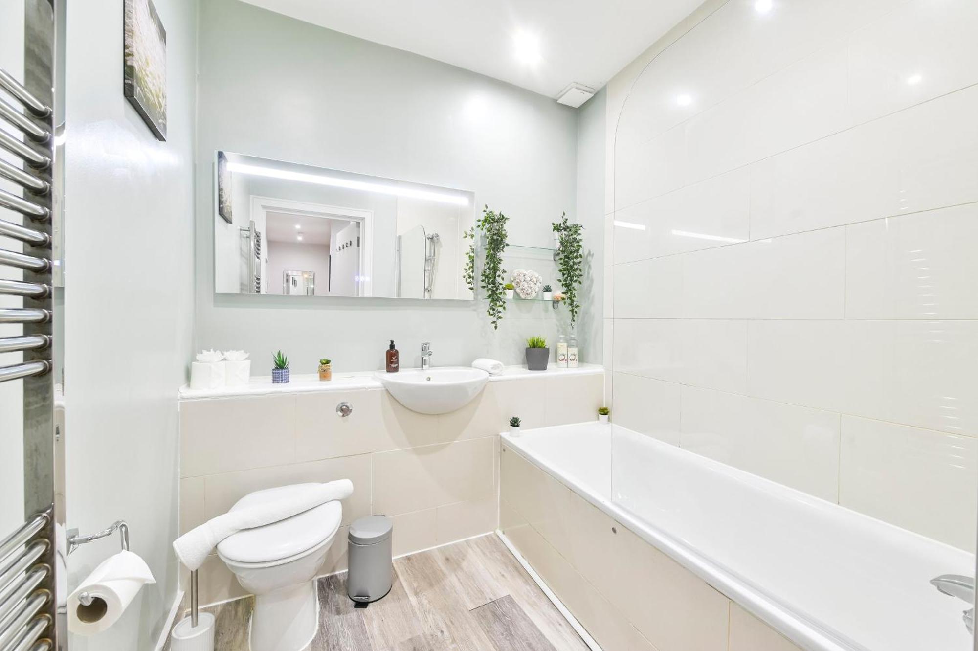 Delightful Tower Bridge Sleeps 6 London