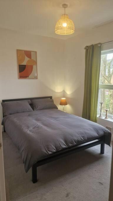 Comfortable 3-bed Flat In Vibrant Camberwell * London