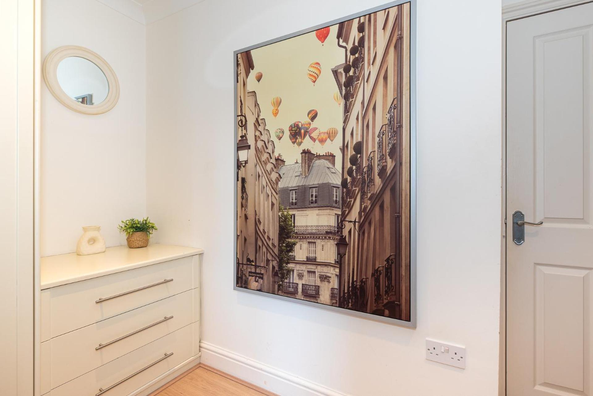 2-bedroom Flat In Embankment A Short Walk Away To Trafalgar Square Near Big Ben, Eye London