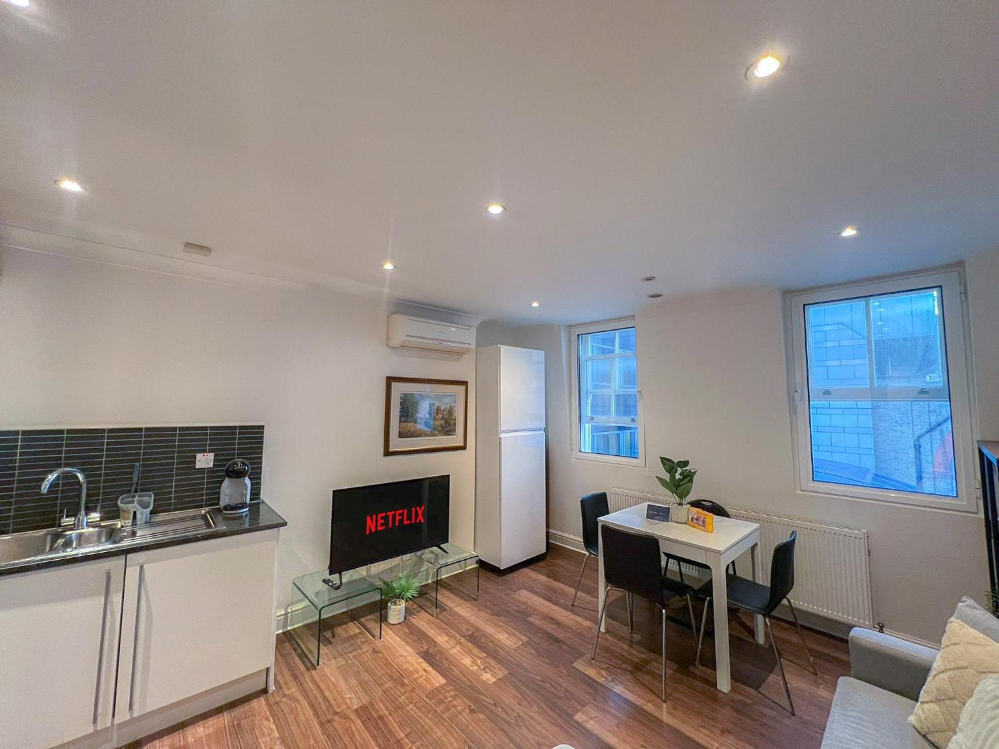 2-bedroom Flat In Embankment A Short Walk Away To Trafalgar Square Near Big Ben, Eye Apartment *
