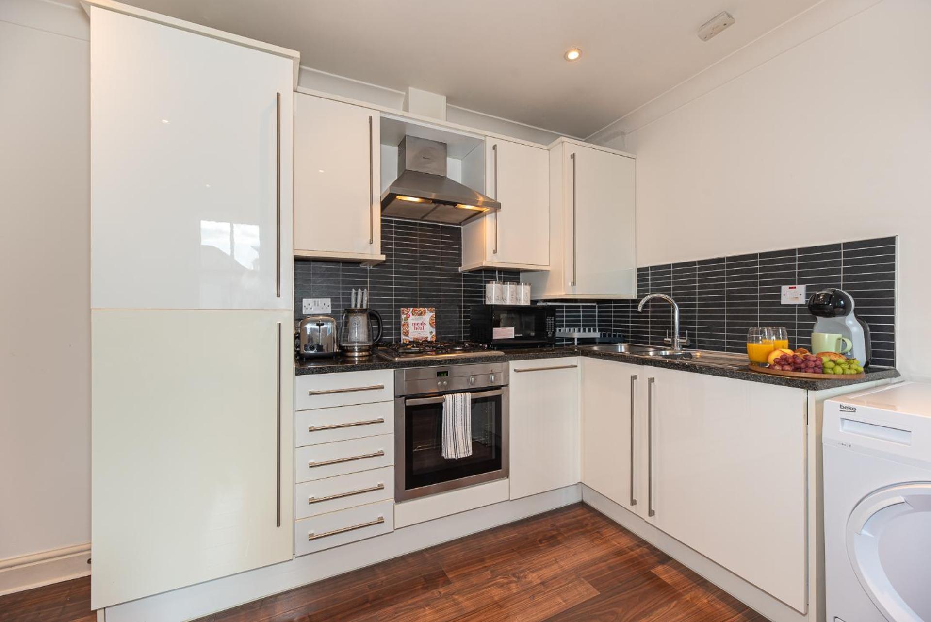 2-bedroom Flat In Embankment A Short Walk Away To Trafalgar Square Near Big Ben, Eye London