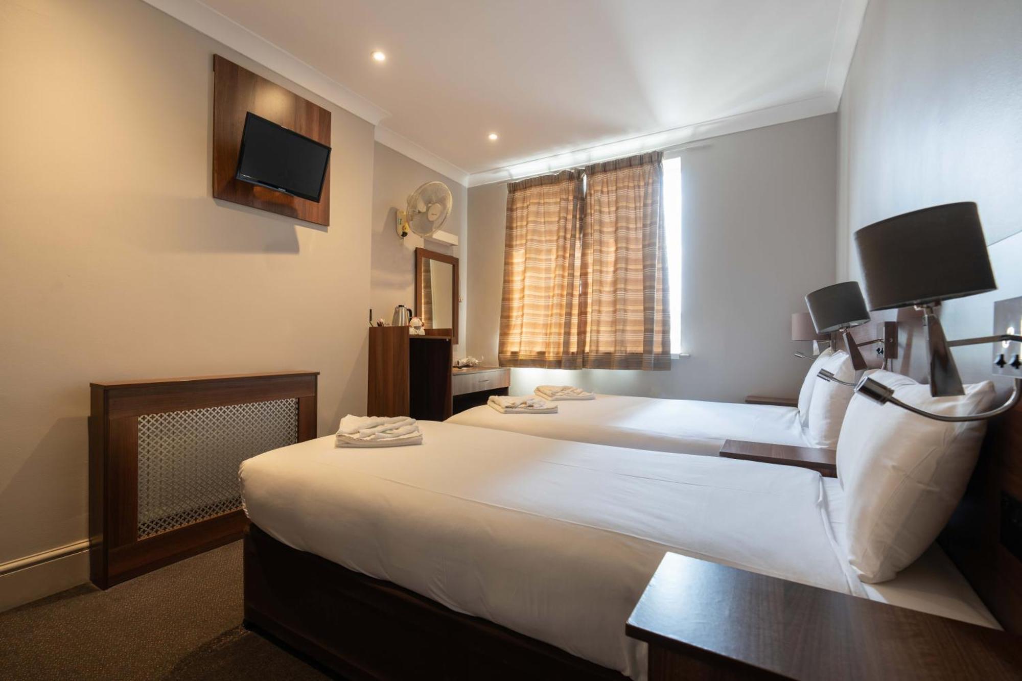 Hotel Ascot Hyde Park 3*