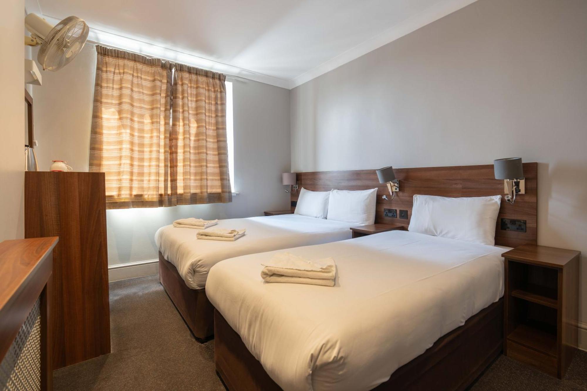Ascot Hyde Park Hotel 3*
