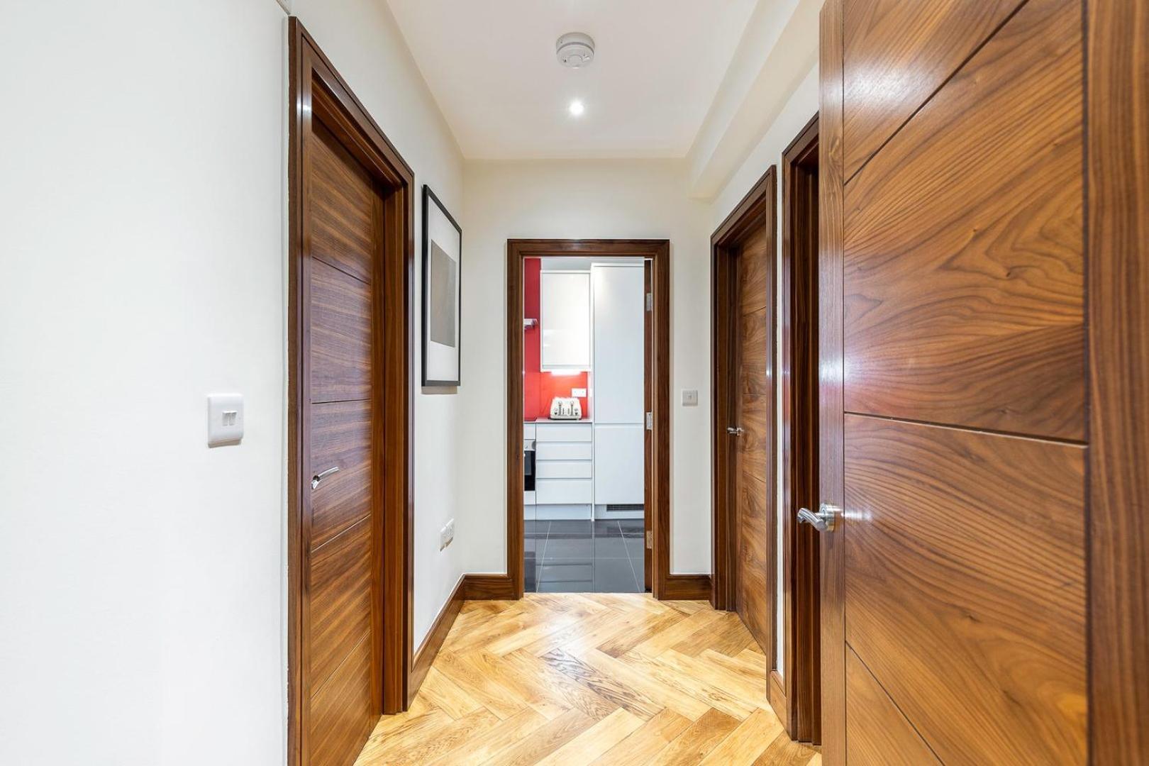 Apartment Colourful South Kensington London