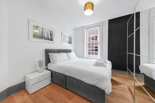 2br C- Near Oxford Street Apartment