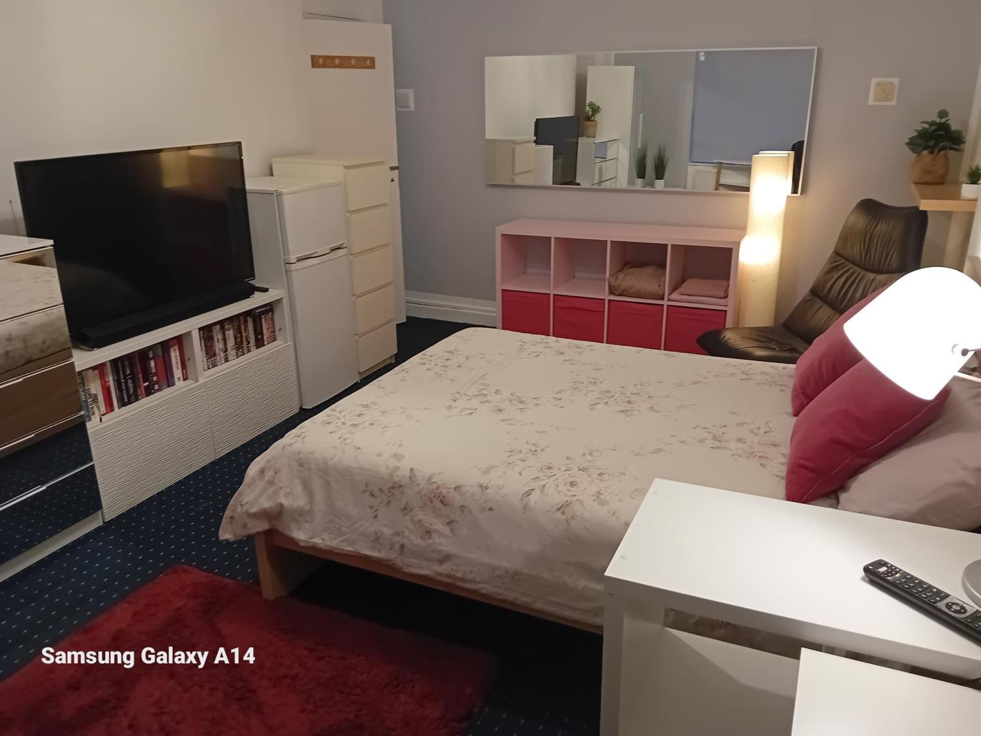 63 John Aird Court Homestay