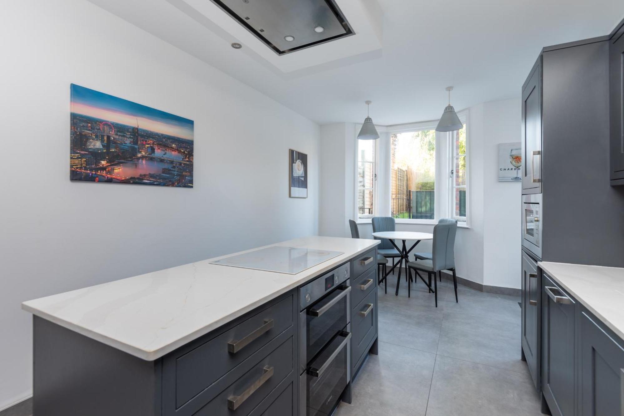 Lrg Stunning 5bd Crouchend House