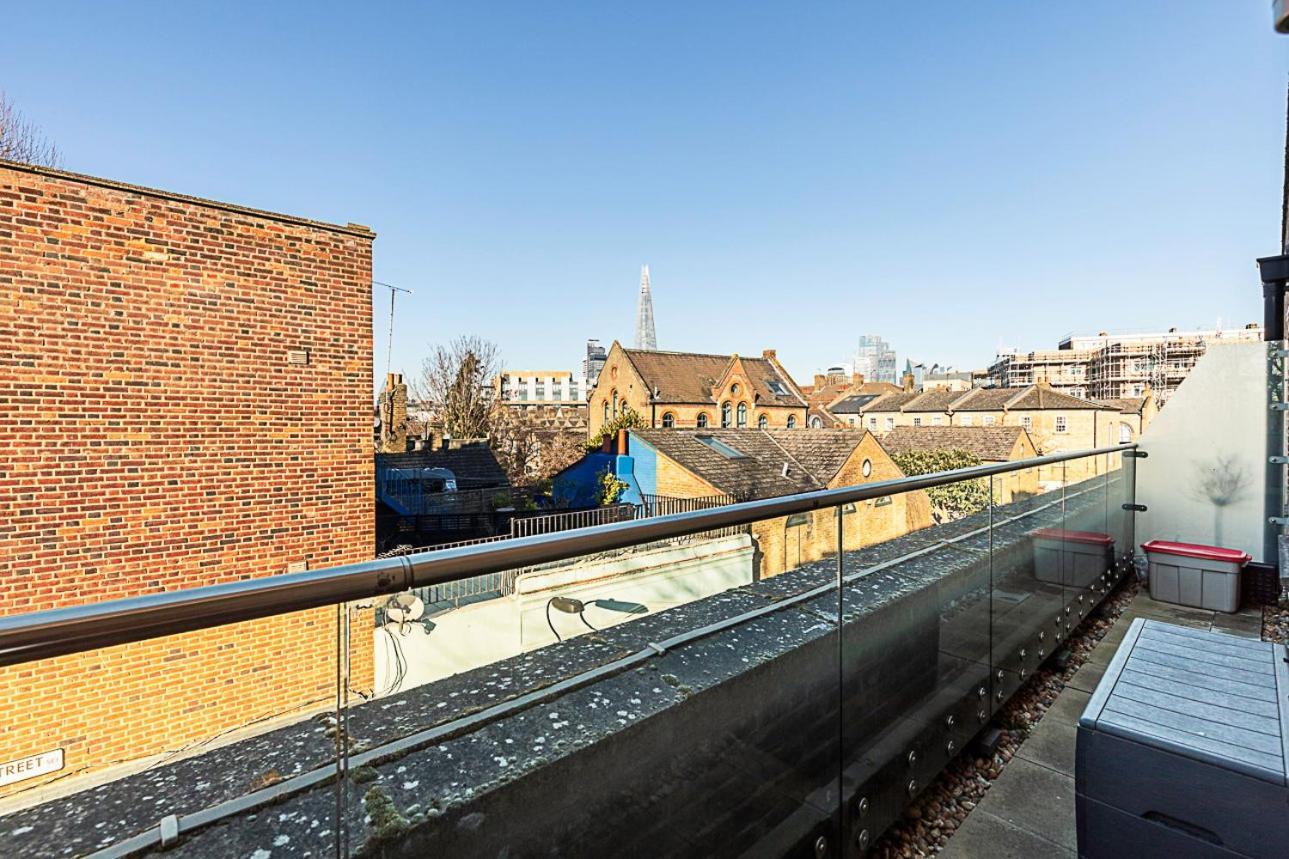 Bermondsey Bliss Views Comfort And Access! Apartment