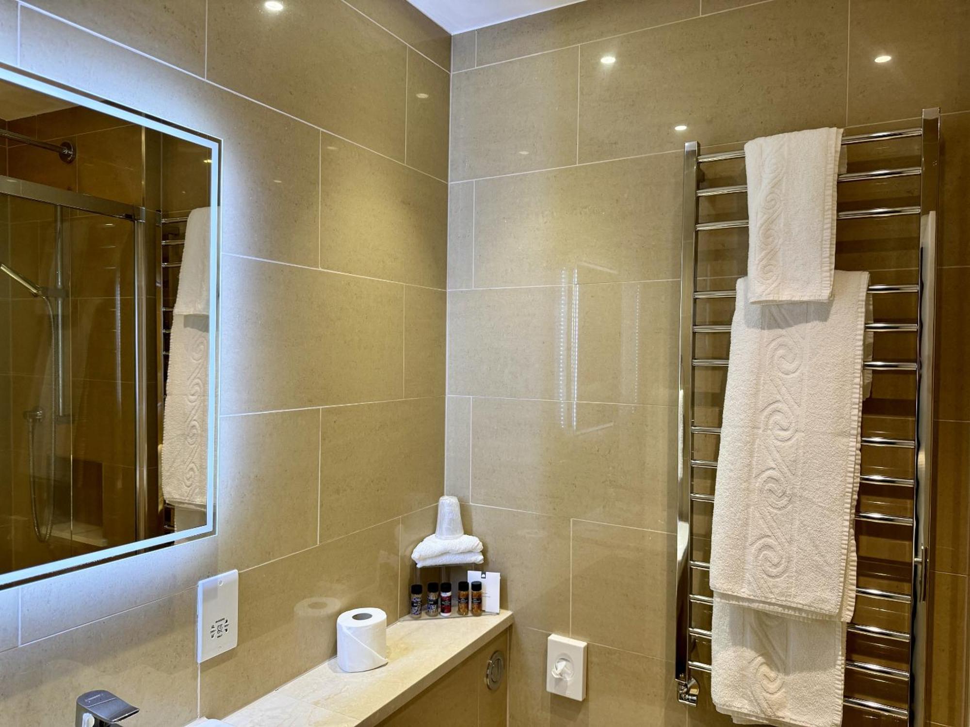 The Windermere Hotel, Hotel London