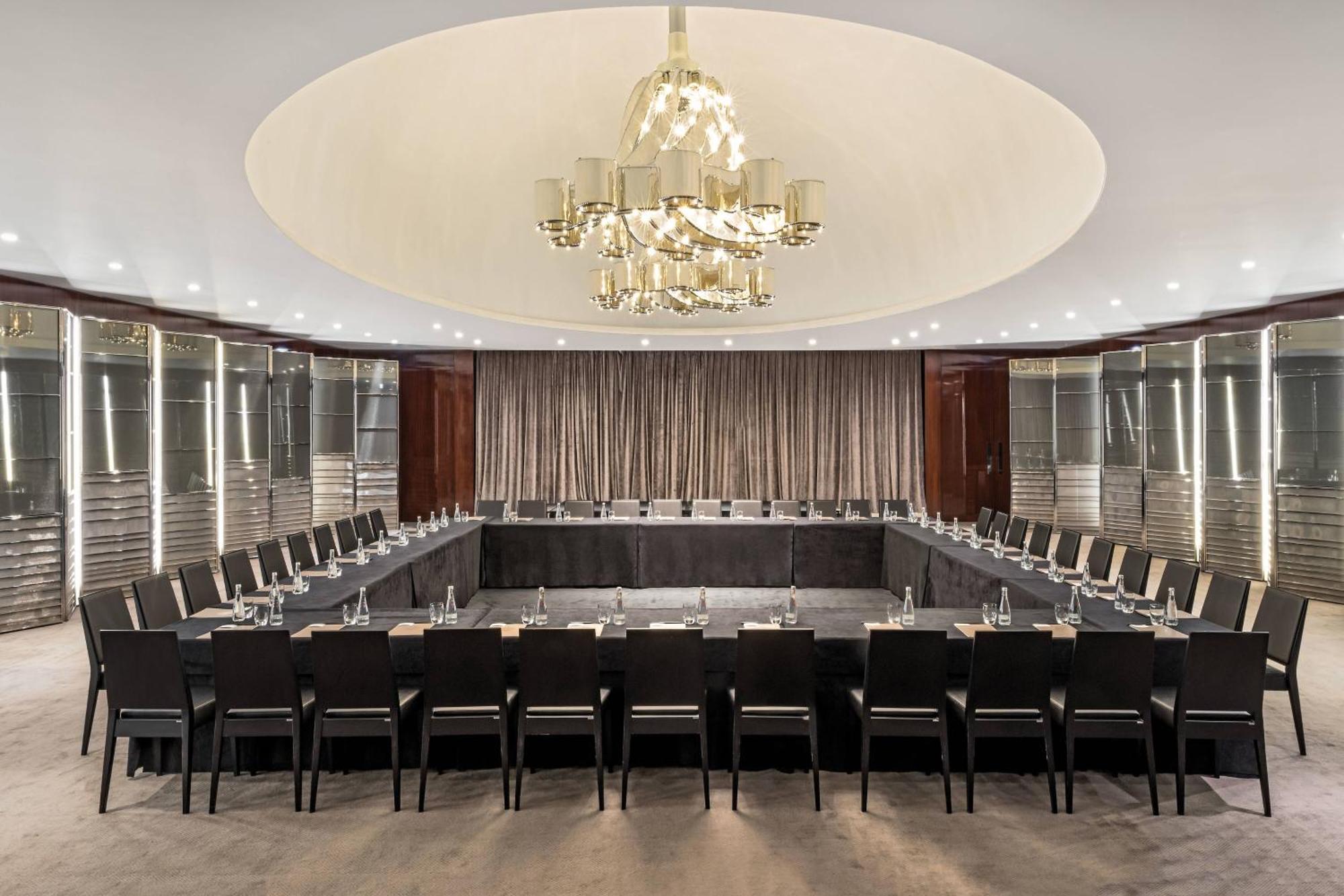 Bulgari Hotel, 5*