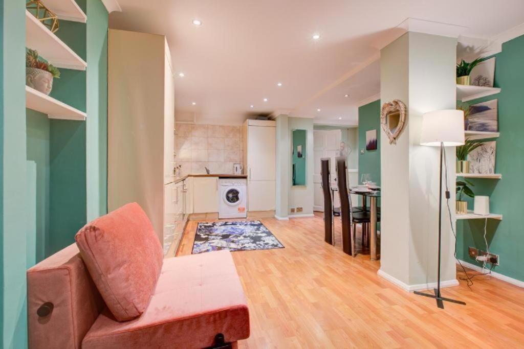 Hyde Park Beautiful Family Apartment *