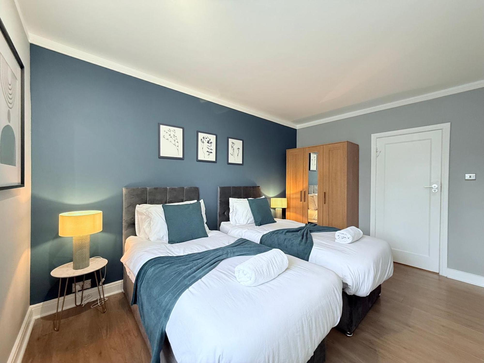 Staylondon - Sleeps 5 With Free Parking - Tourist, Concerts & Matches * London