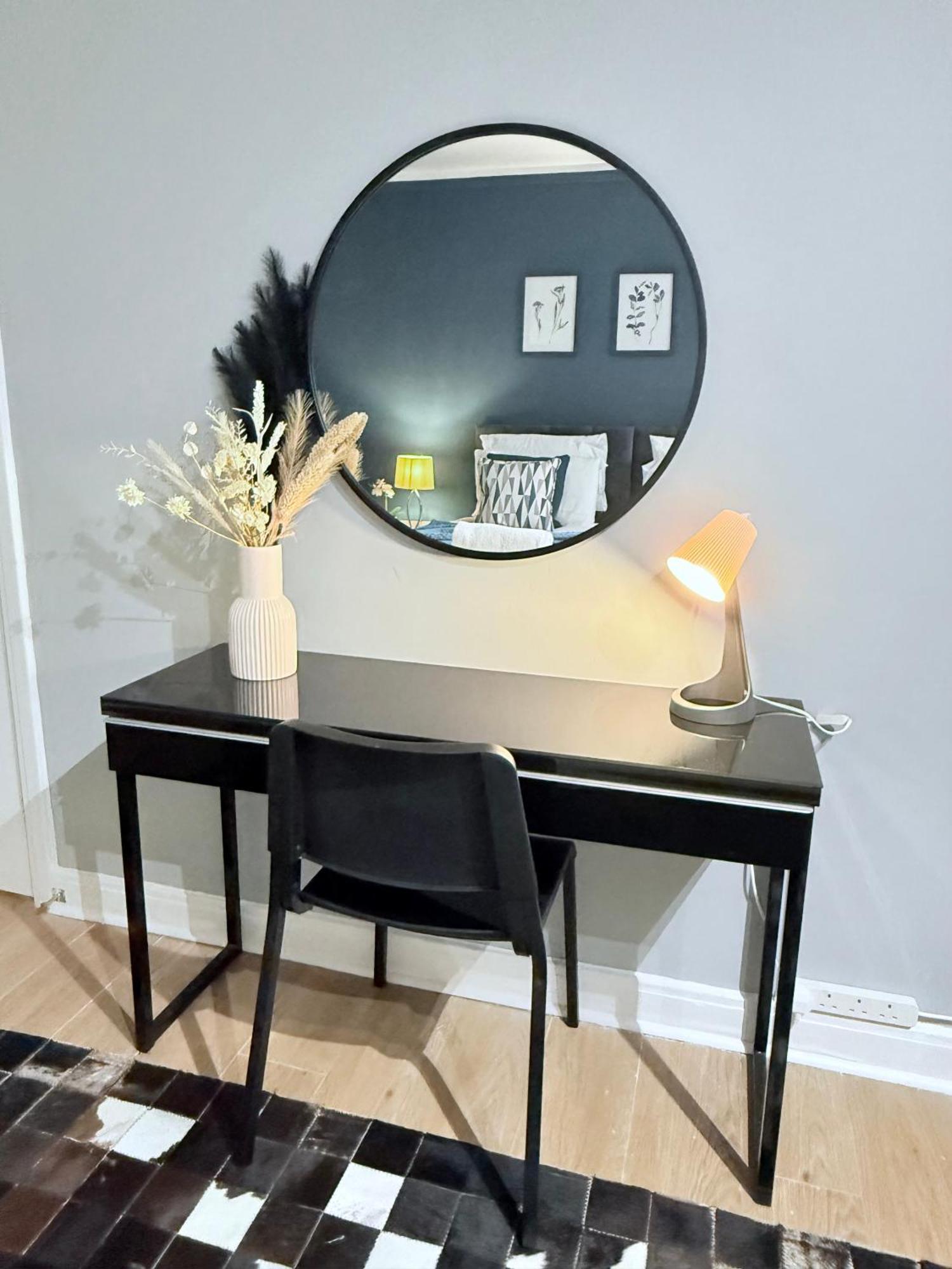 Staylondon - Sleeps 5 With Free Parking - Tourist, Concerts & Matches London