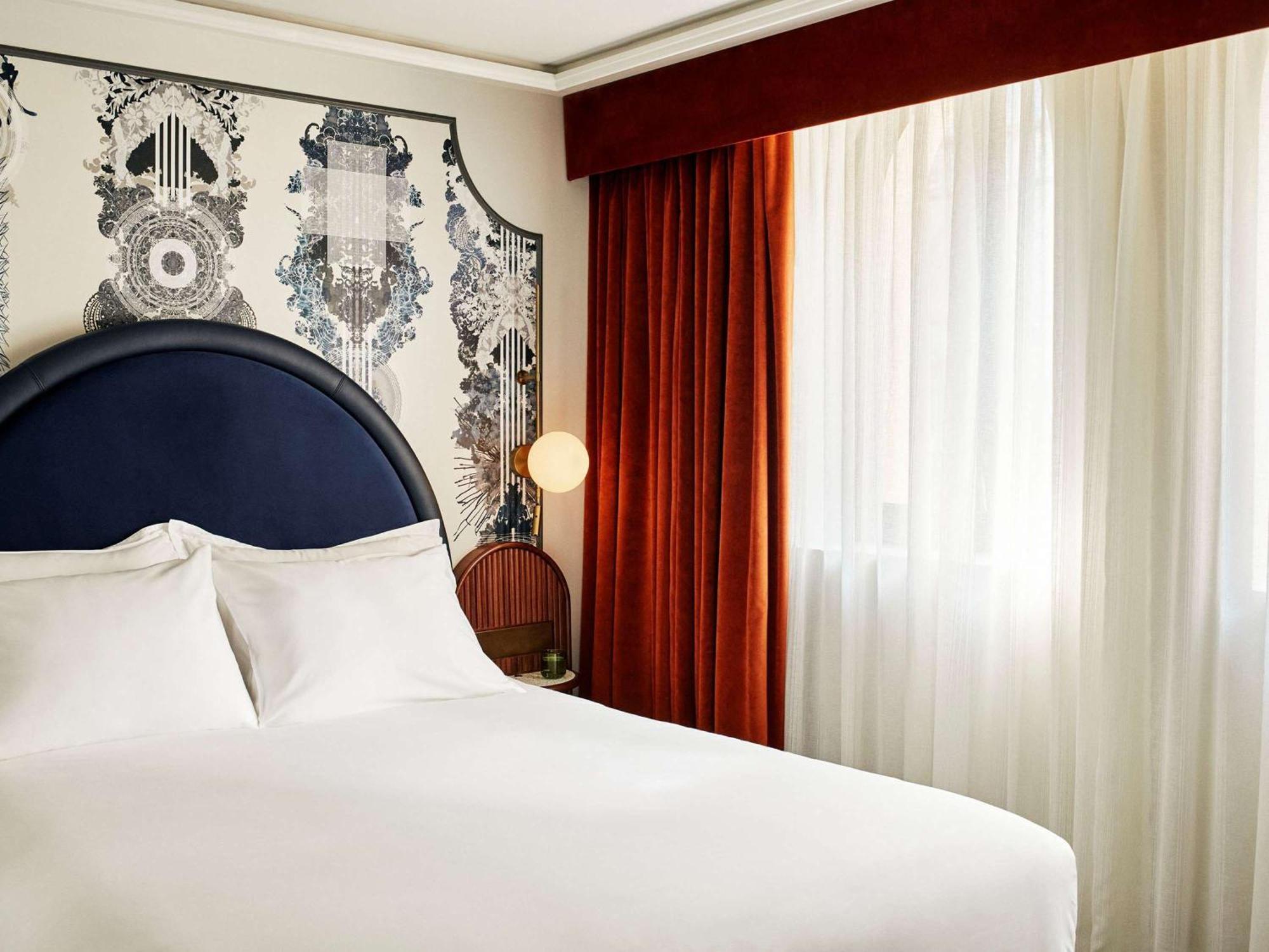 Hyde Hotel 4*
