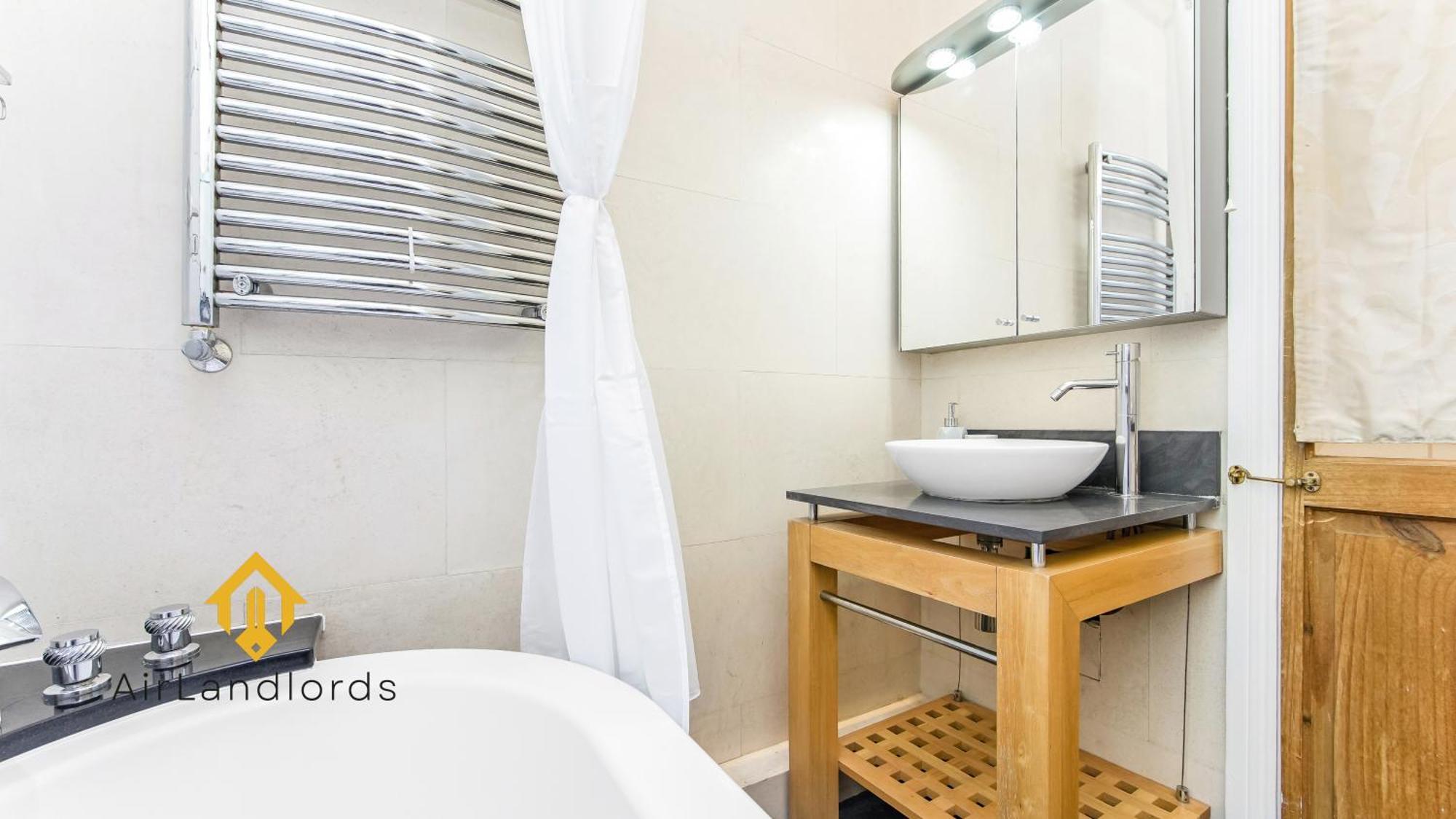 Exclusive 4 Bedroom House In The Heart Of Hackney! Vakantiehuis Londen