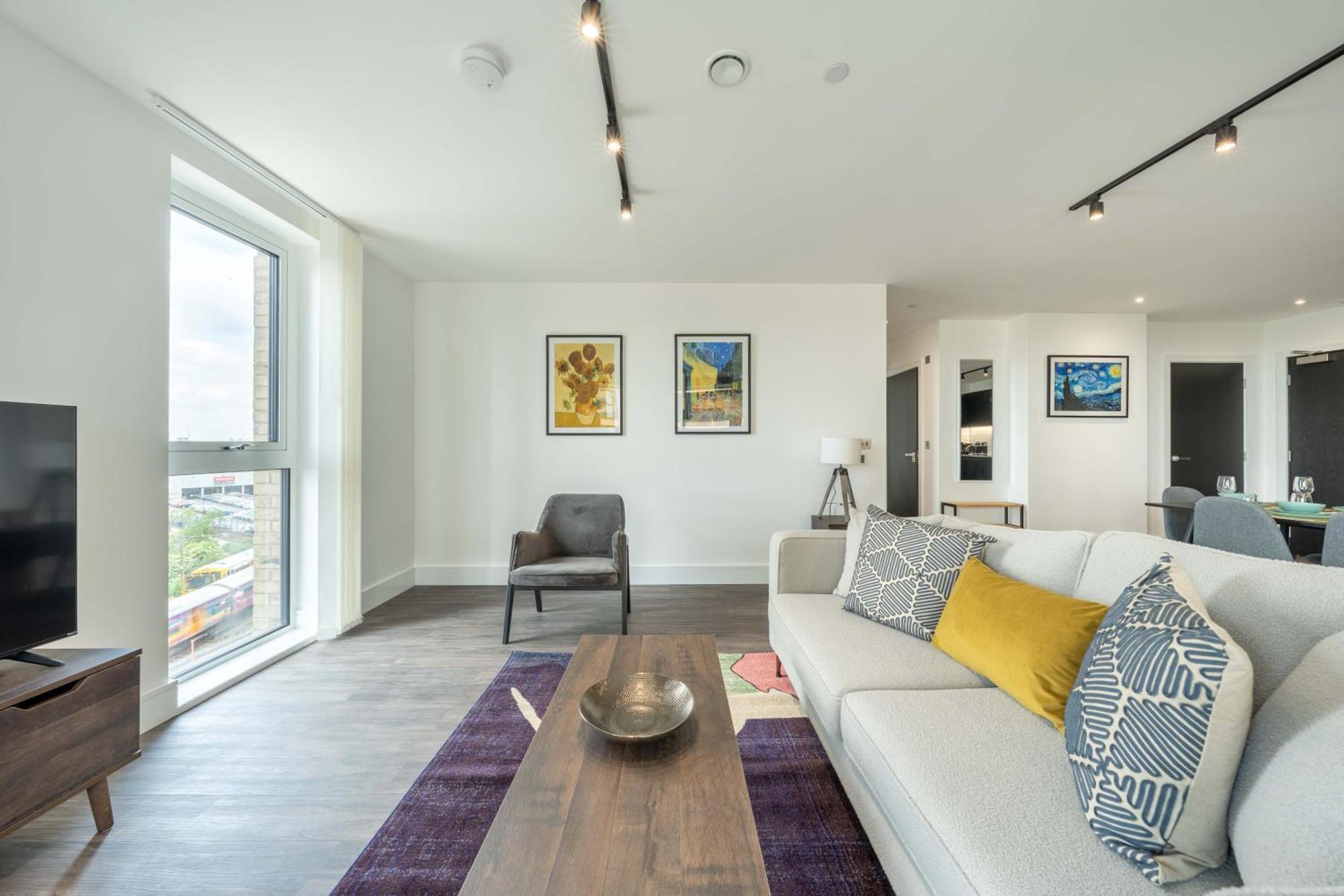 Apartment Mitre Picasso By Artsy London