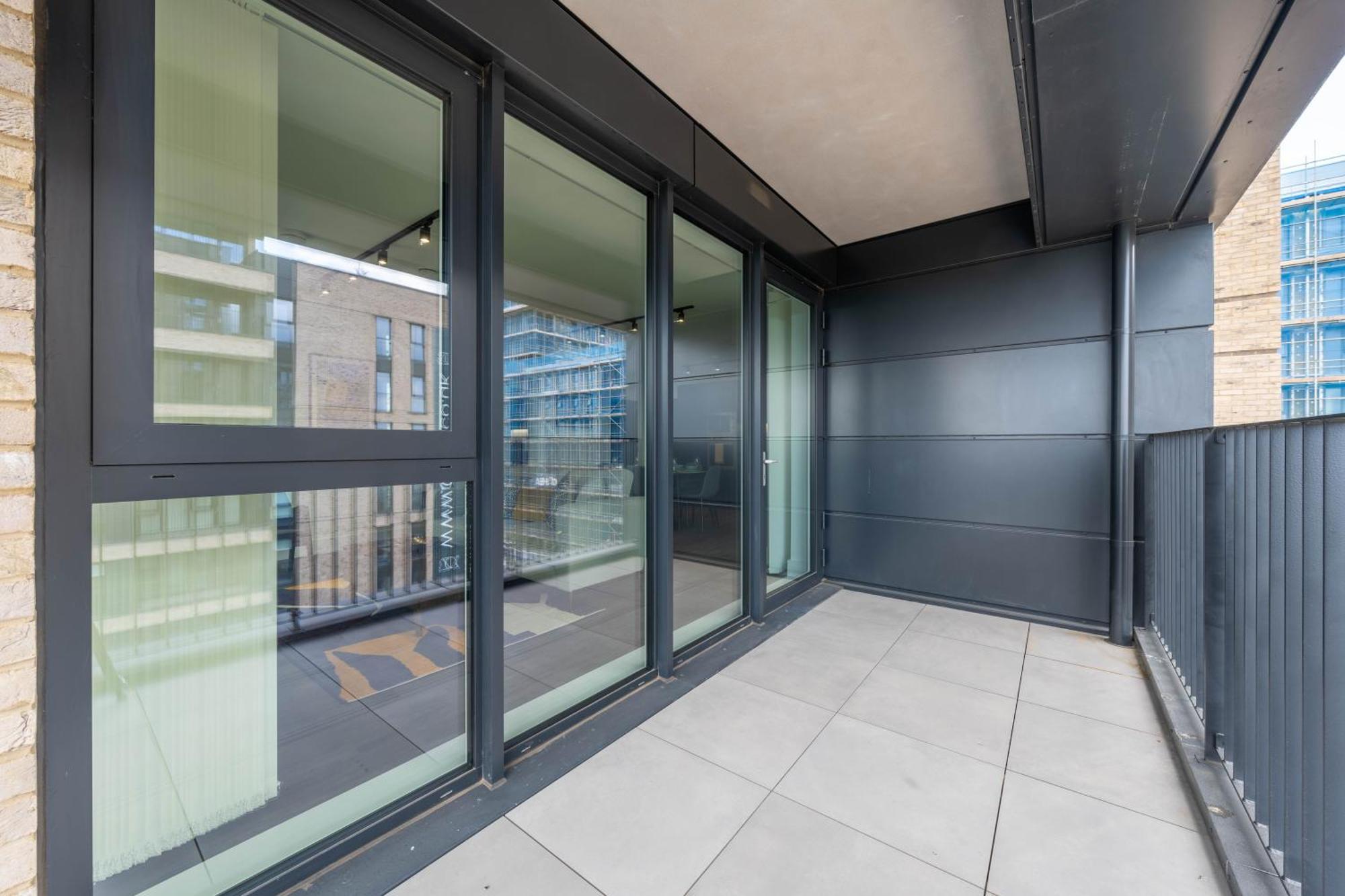 Apartment Mitre Picasso By Artsy