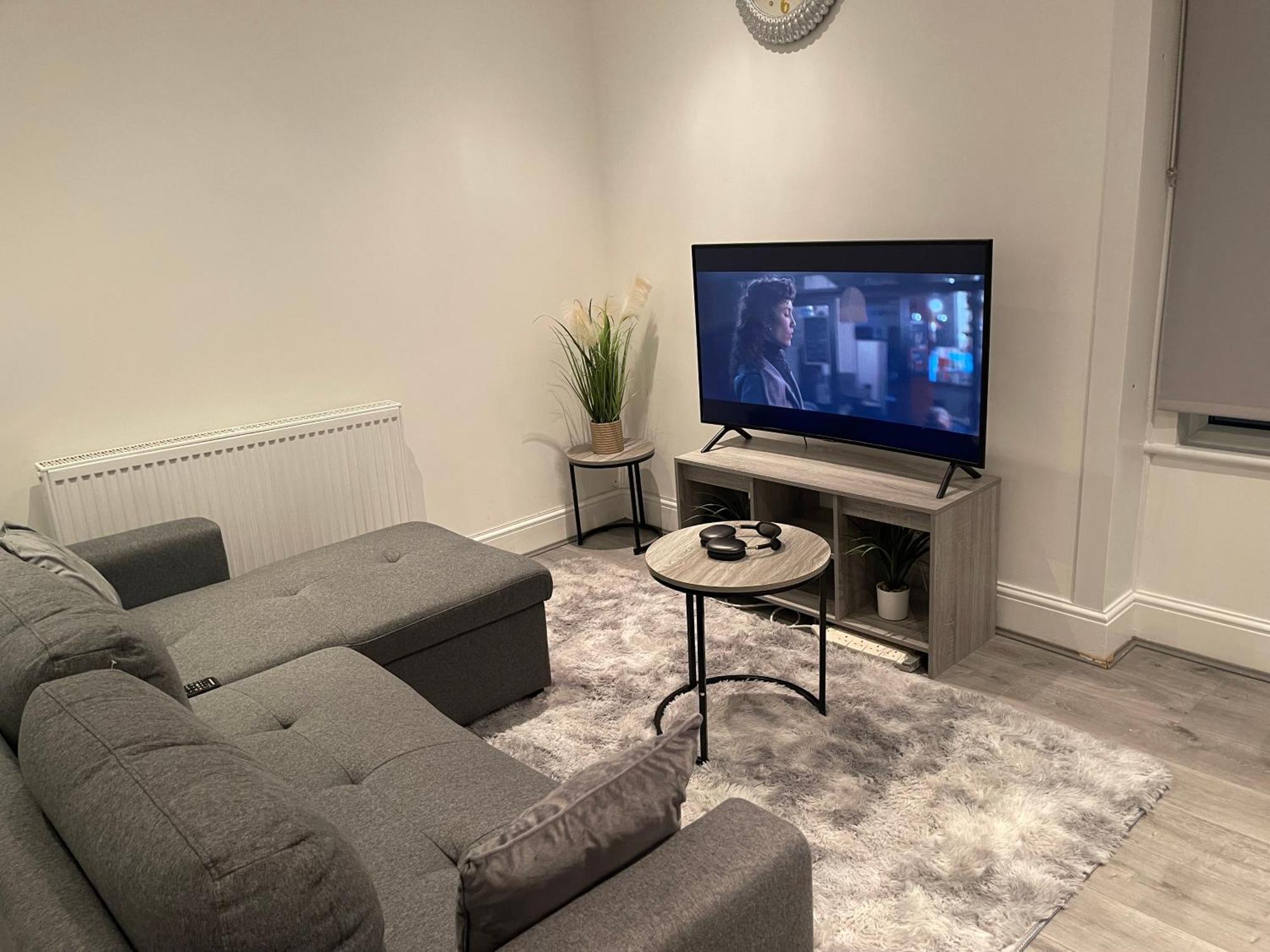 Brick Lane Modern 2 Bedroom