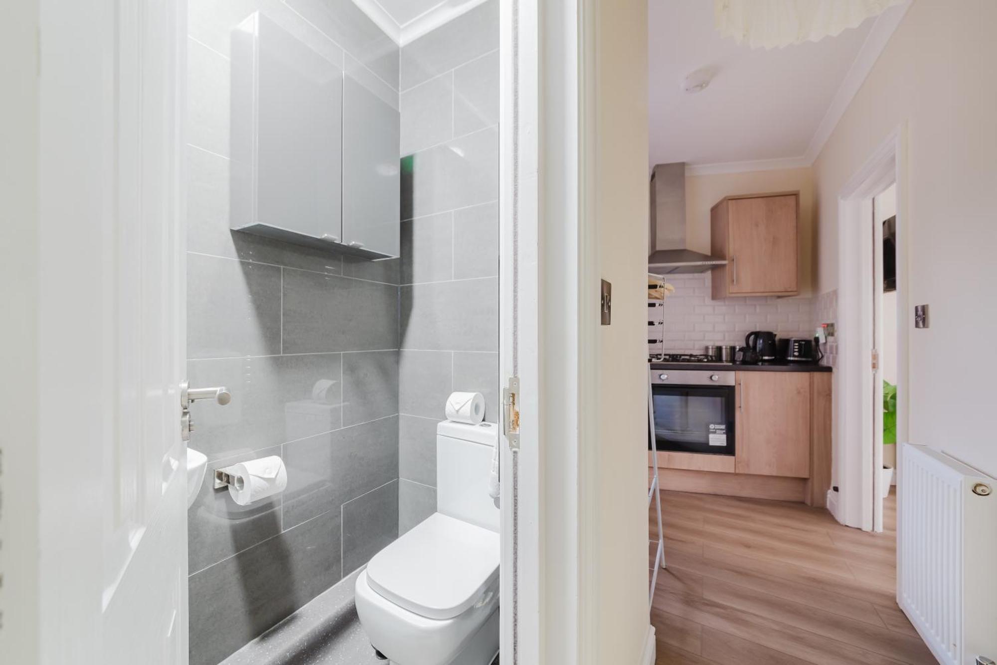 Modern Cosy Corner Flat - 2 Bed Close To 2x Tube Stations Apartment