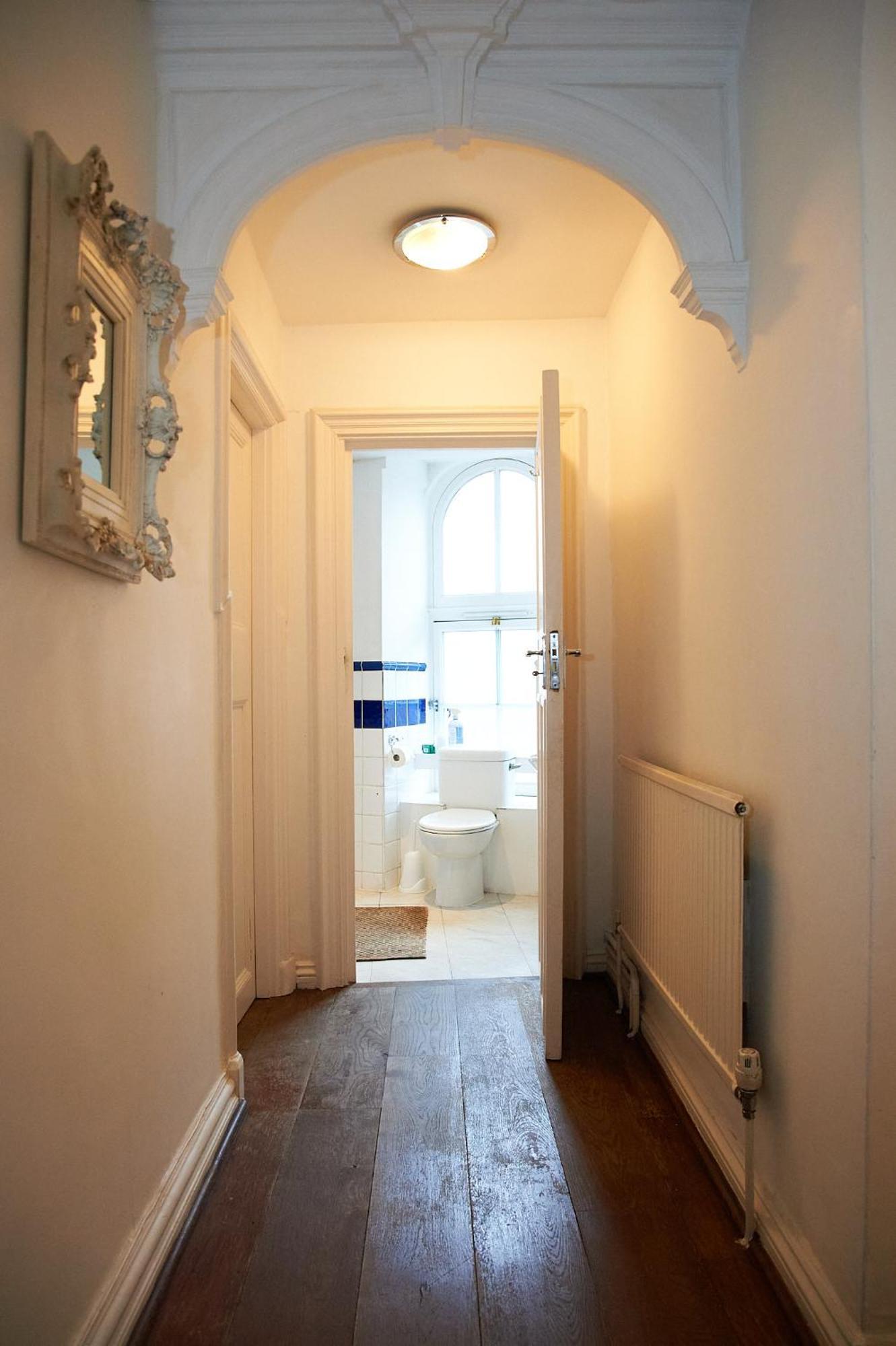 Bright & Spacious In Fitzrovia Apartment