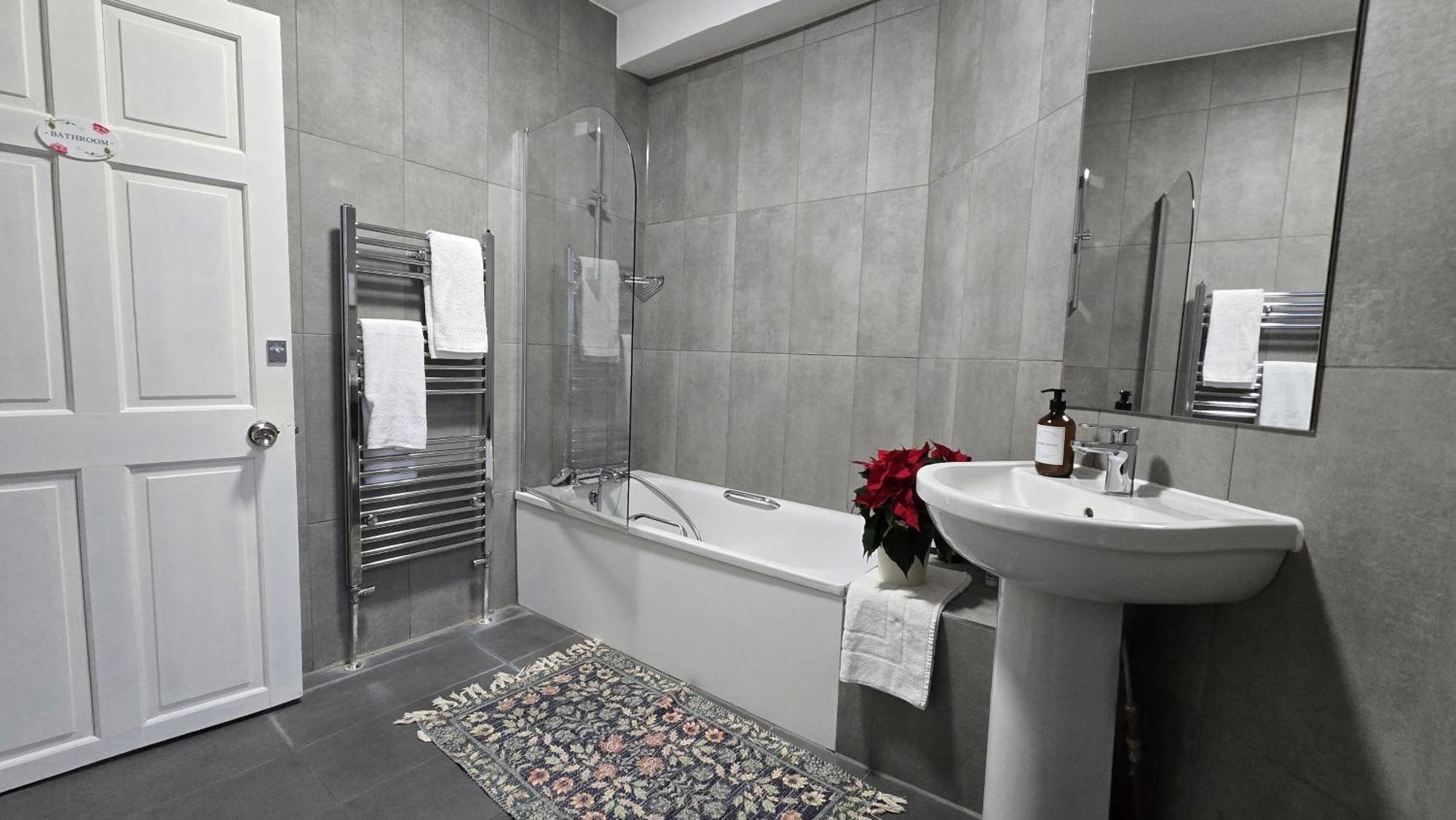 Guest house Soho 4 *