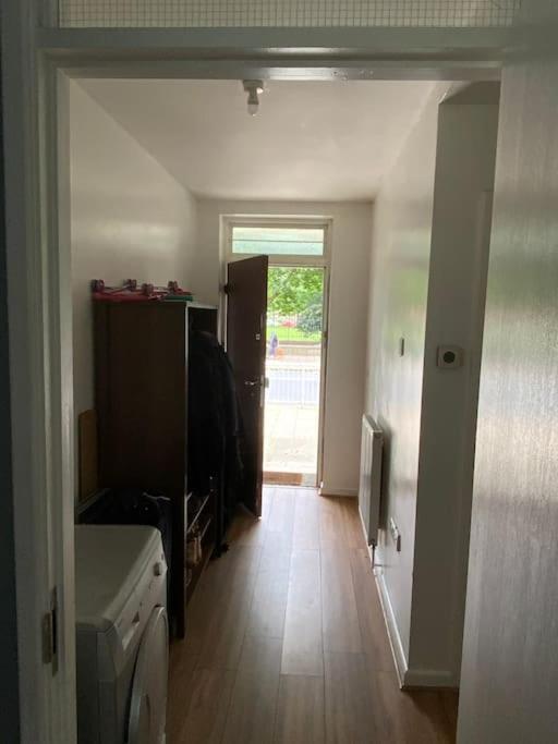 Apartment Two Bed Comfy And Private London