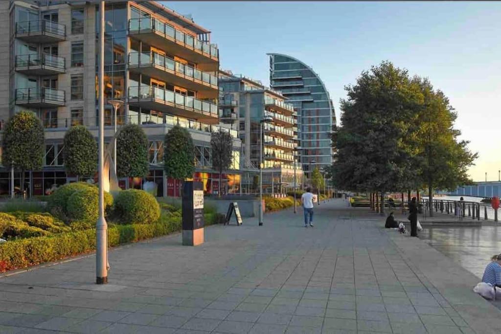 Apartment Two Bed Comfy And Private London