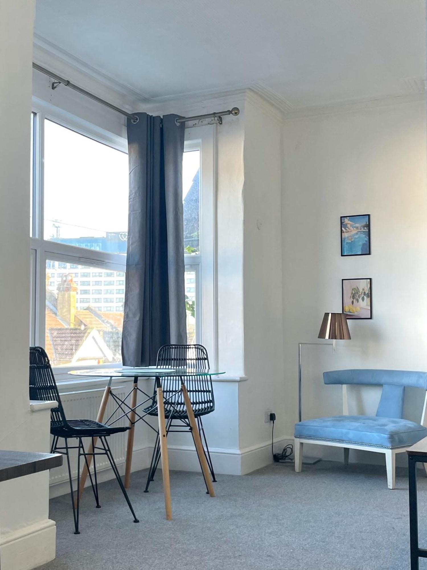 Cosy Double A Stones Throw From Wembley Stadium Londen