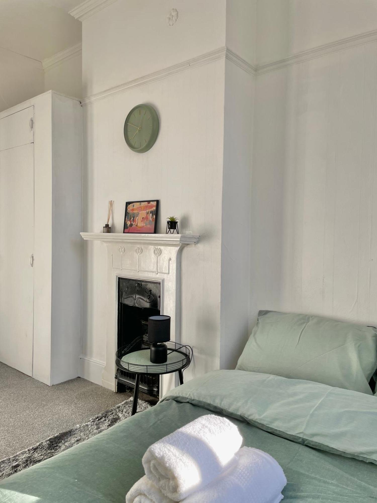 Cosy Double A Stones Throw From Wembley Stadium Londen