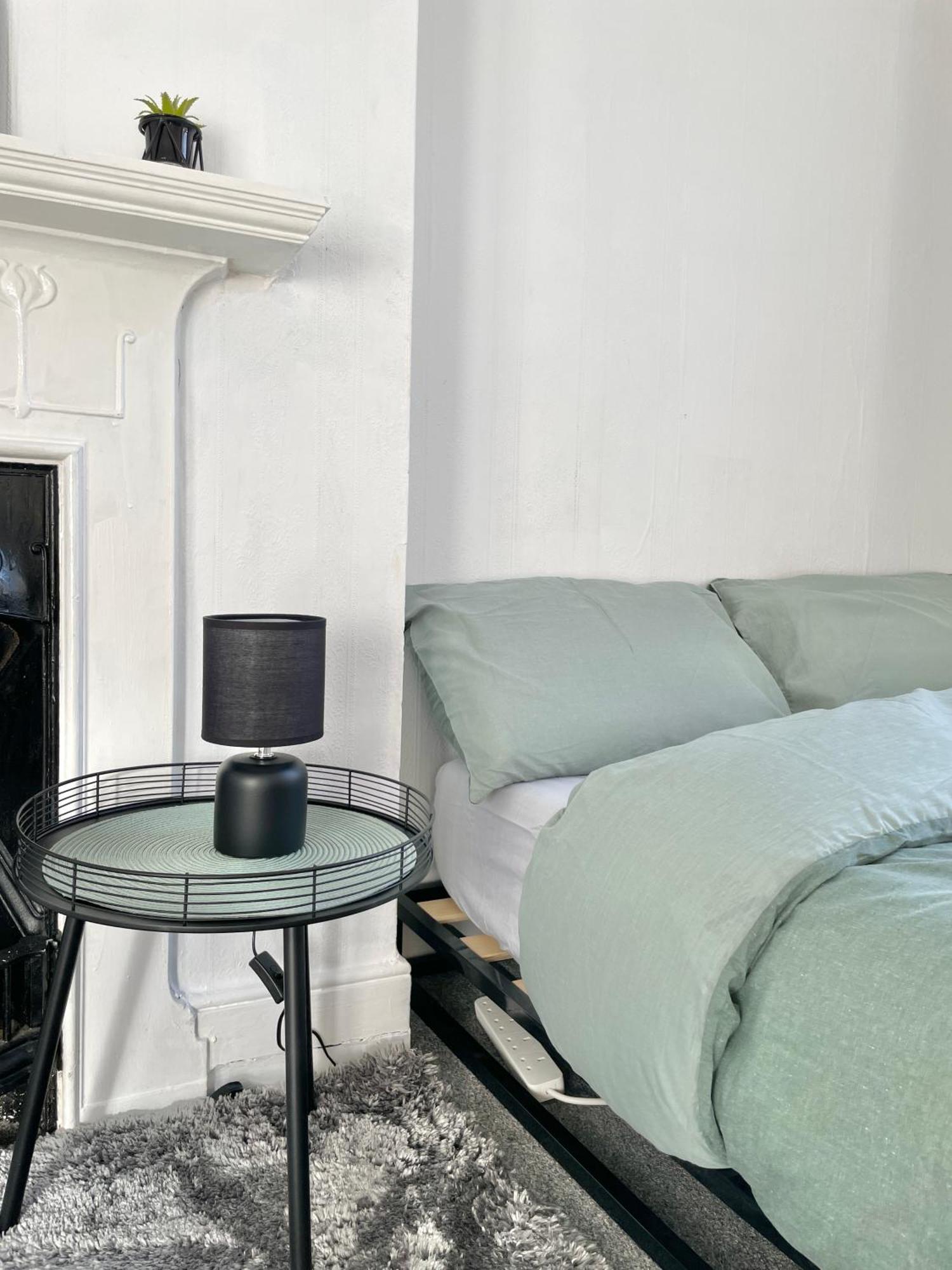 Gasthuis Cosy Double A Stones Throw From Wembley Stadium