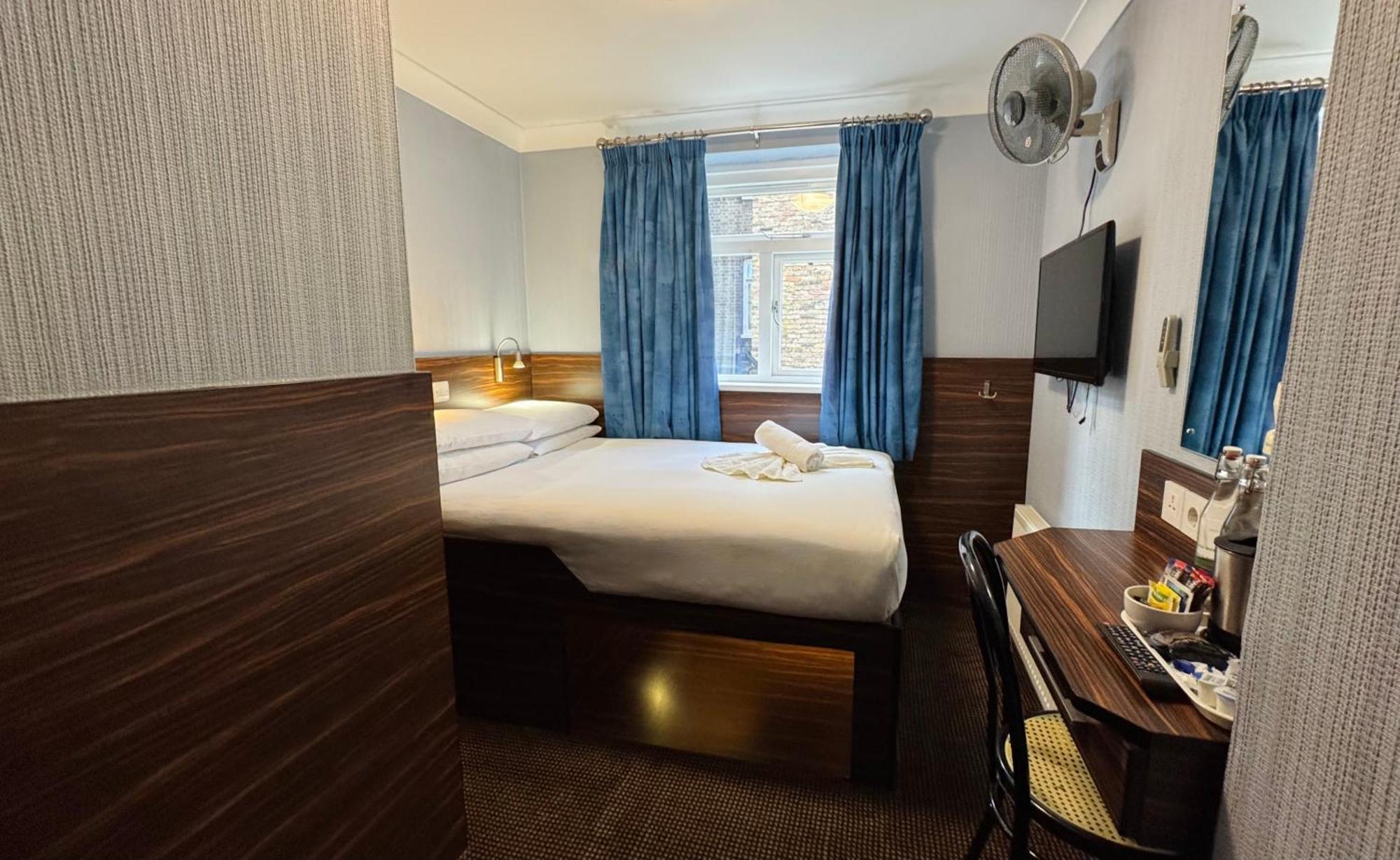 Hotel Crestfield