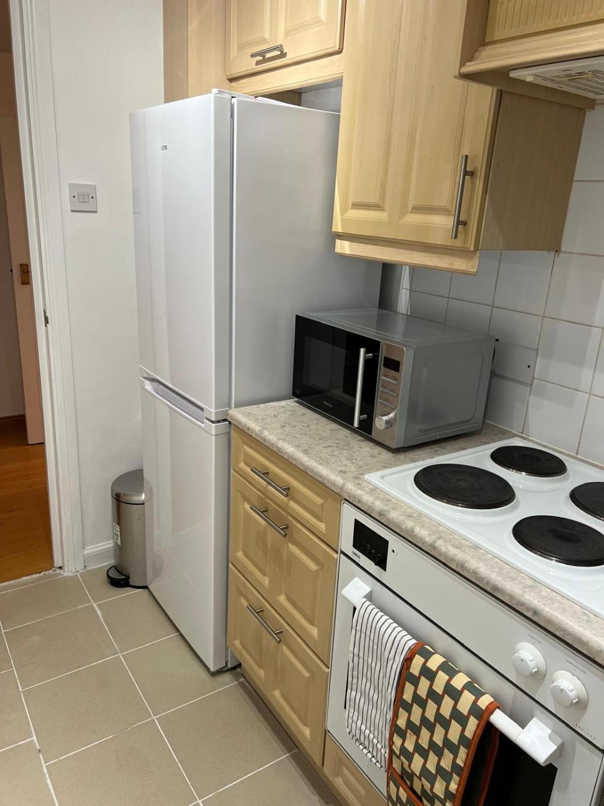 Luxurious 2 Bedroom Flat Britannia Village * Londen