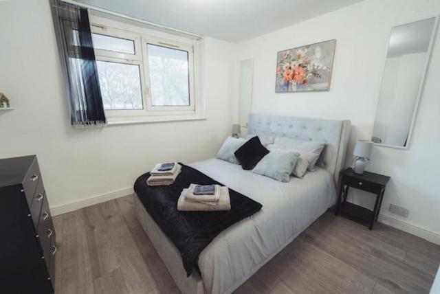 1 Bed-park View-balcony-wifi-pet Friendly * Londen