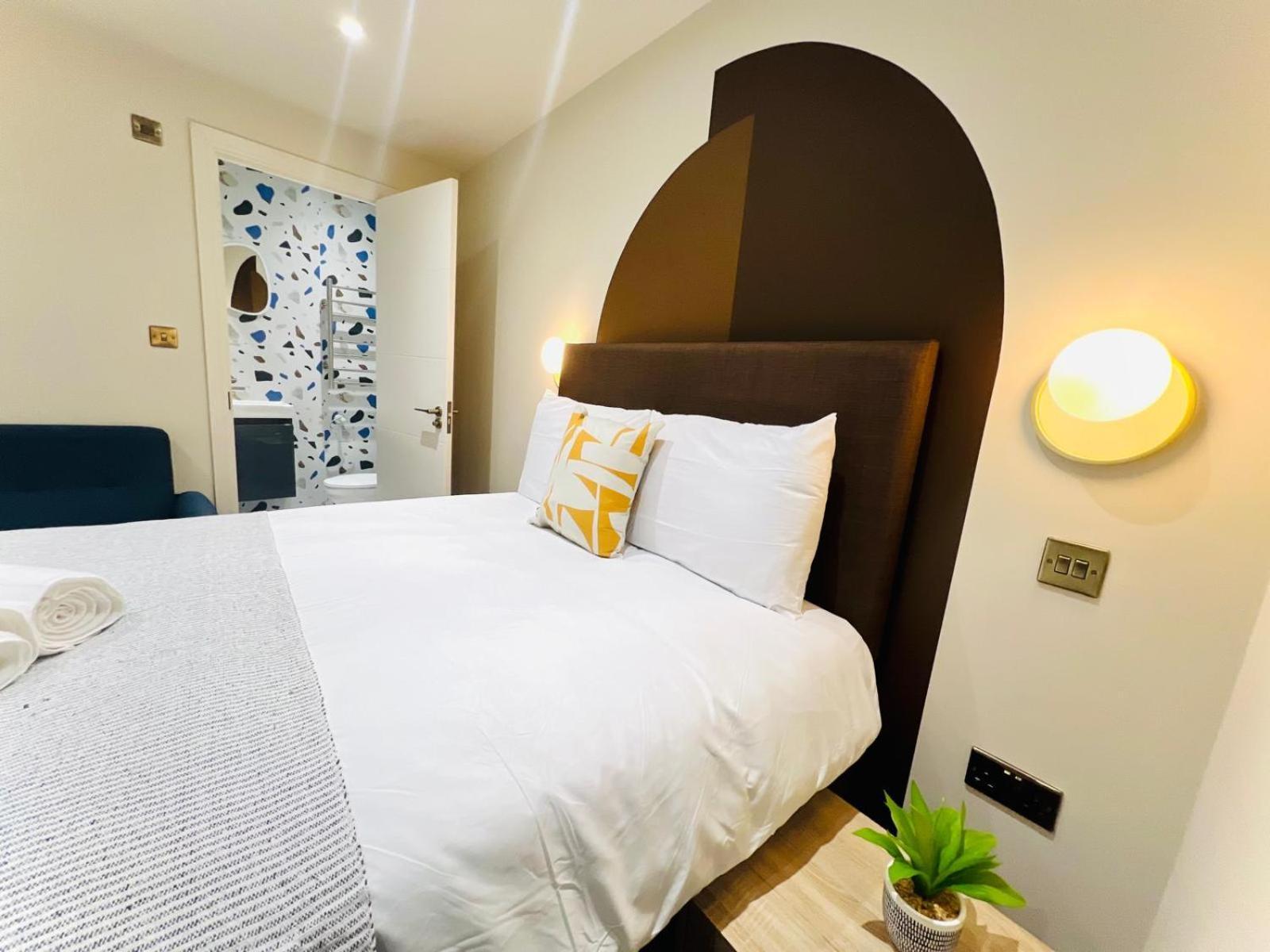 Holly A Mini Great Location For Tourist!!! Guest house