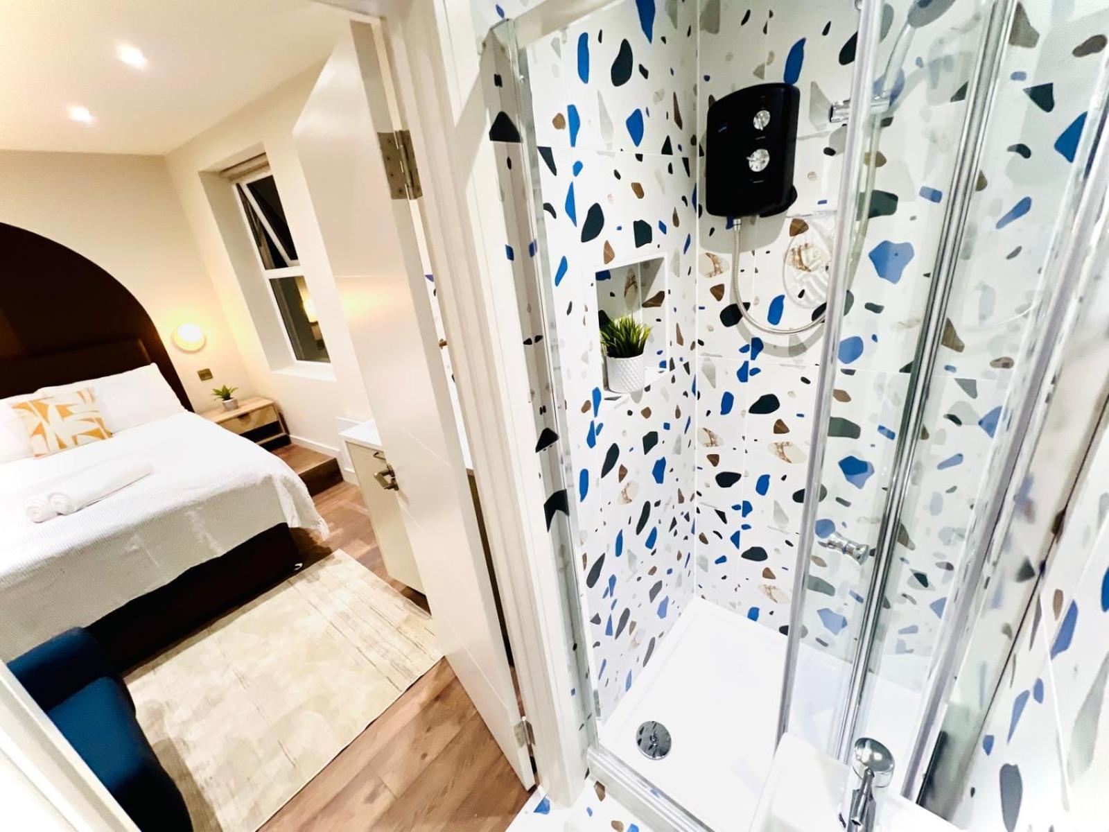 Guest house Holly A Mini Great Location For Tourist!!! *