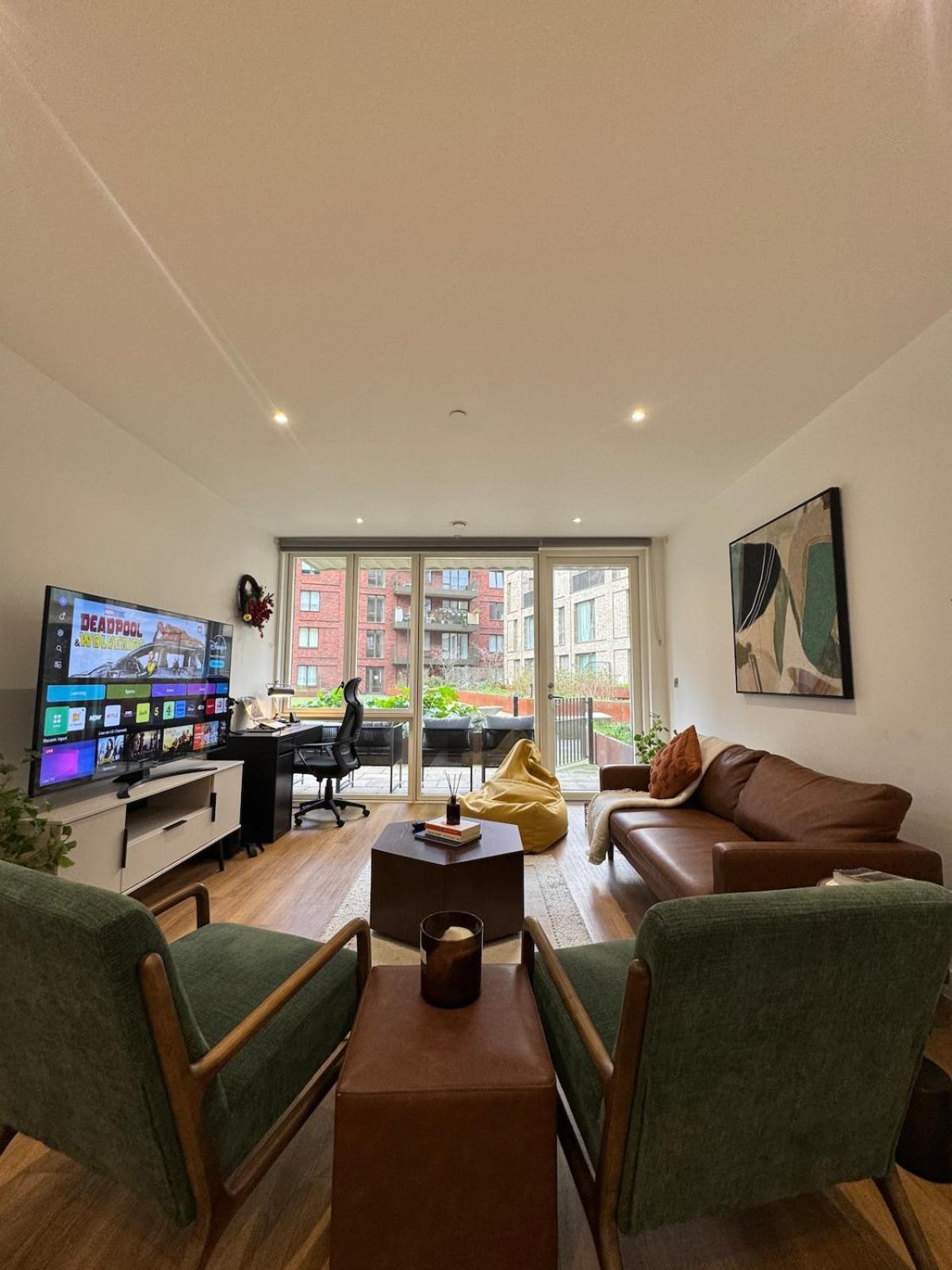 Apartment Elegant One-bedroom In East