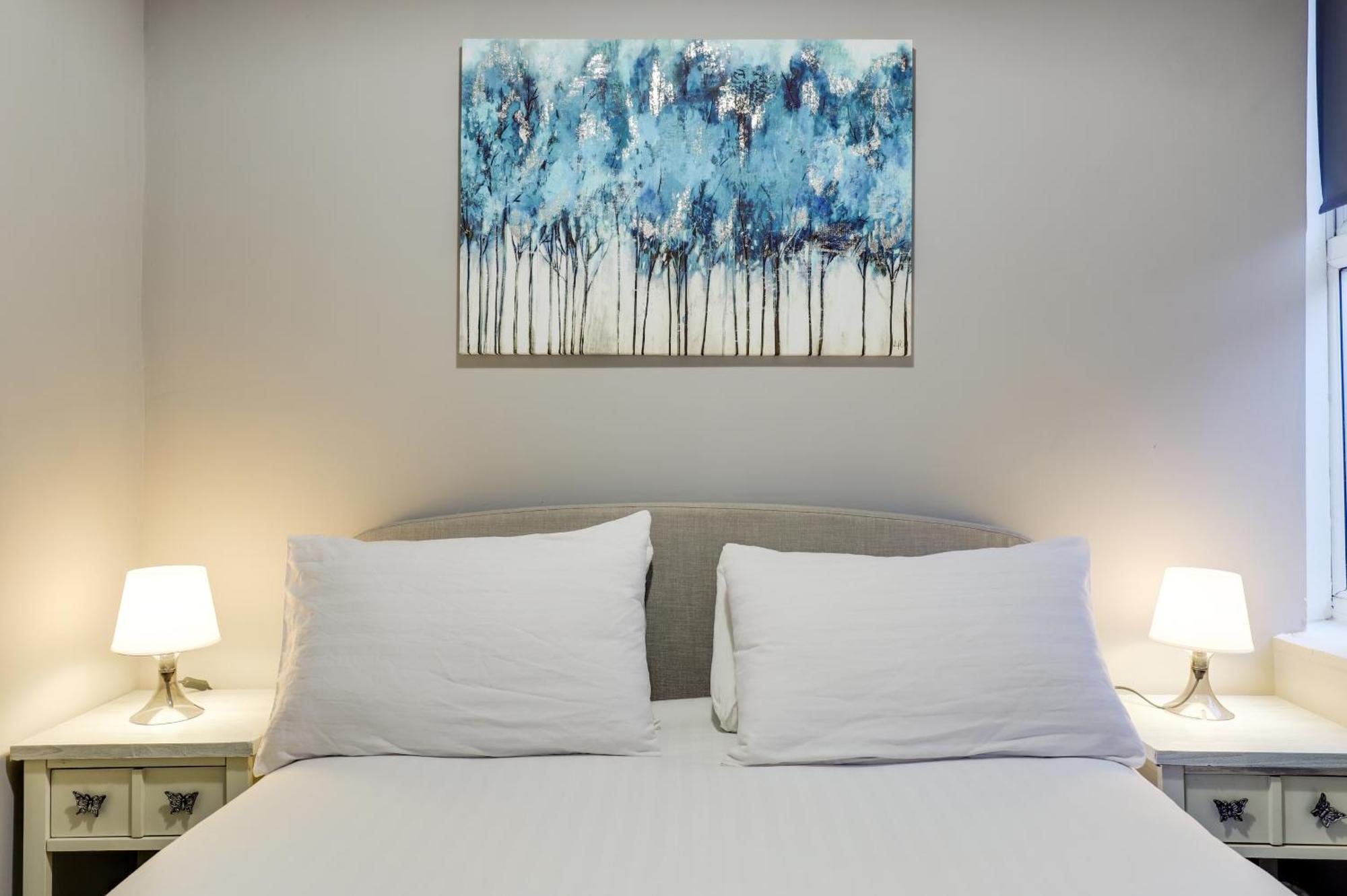 Sleeps 4,roof Garden, Top Apartment, Zone 2 Cls Central Apartment *
