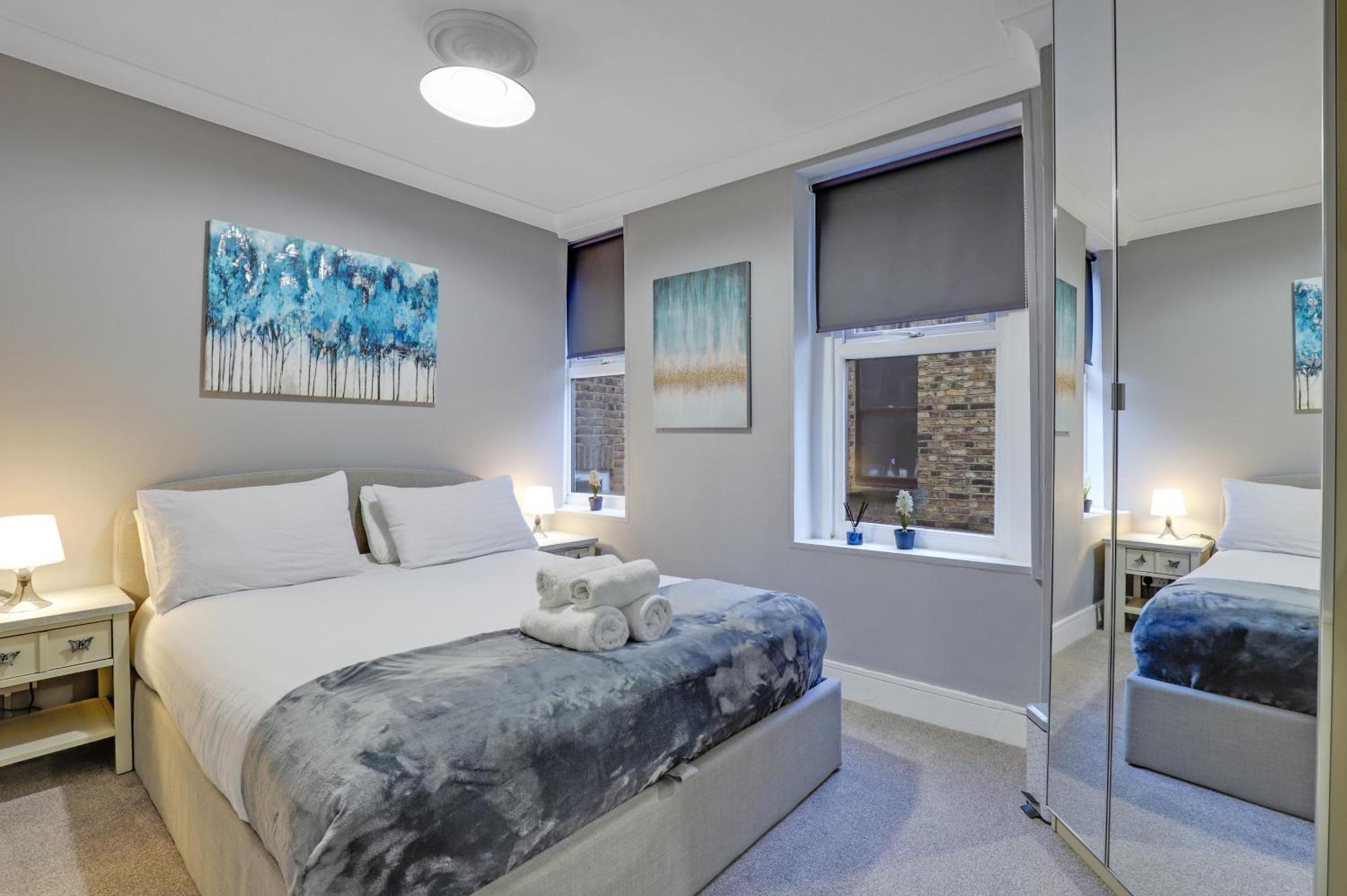 Apartment Sleeps 4,roof Garden, Top Apartment, Zone 2 Cls Central *