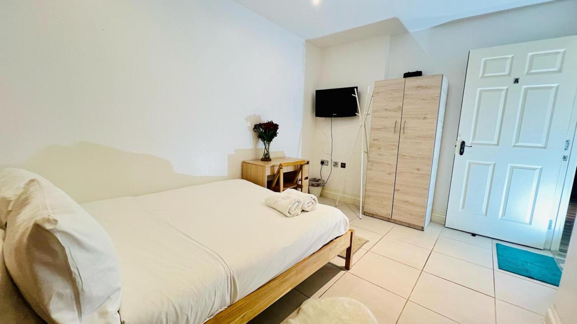 View Sunset Luxurious In Zone-1 Including One Family Twin With Its Own Stunning Private Terrace Bed & Breakfast
