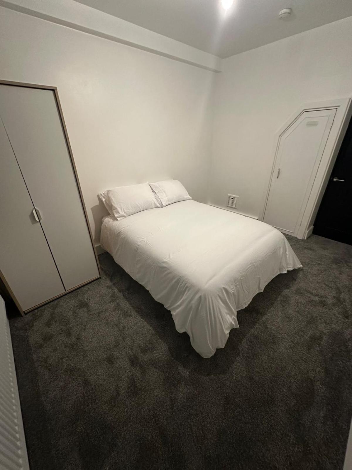 2 Bedroom Flat By Bridge & The Shard Londres