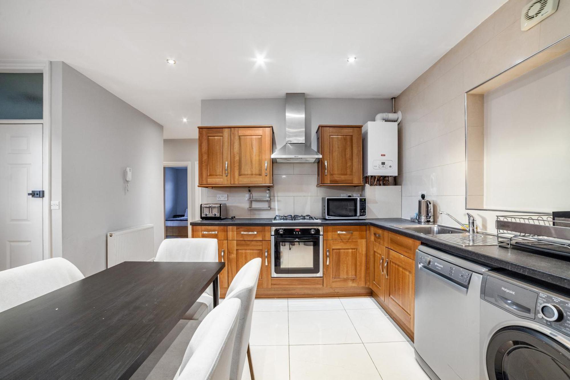 Relax And Unwind, King Beds Near Camden Town Londres