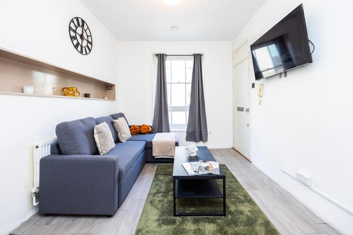 Classy 2 Bedroom Near Old Street Station Londen