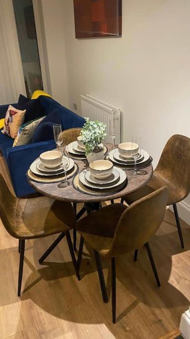 Deluxe In Royal Docks * London