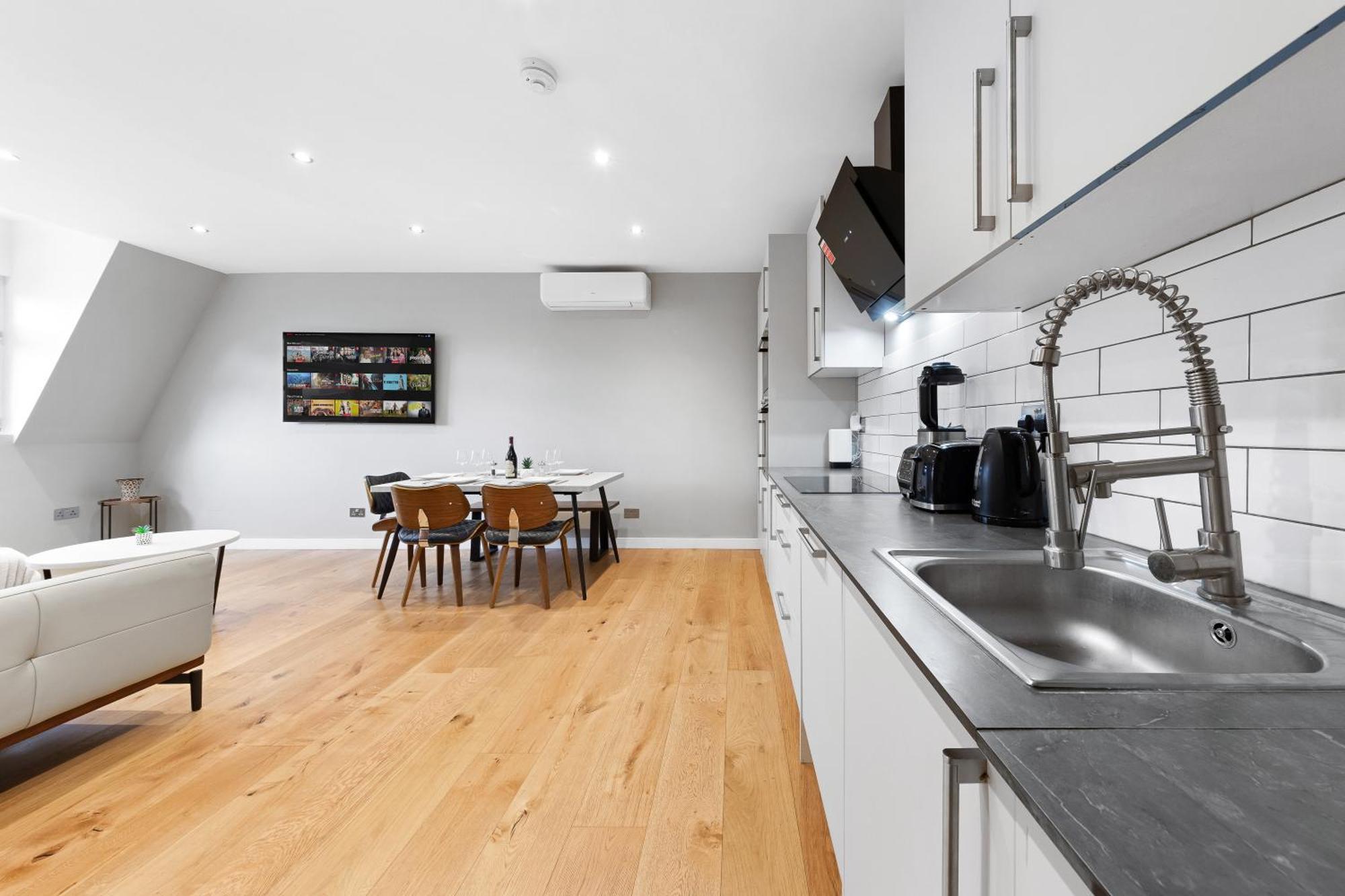 Bridge Luxury By Sol Haven * London
