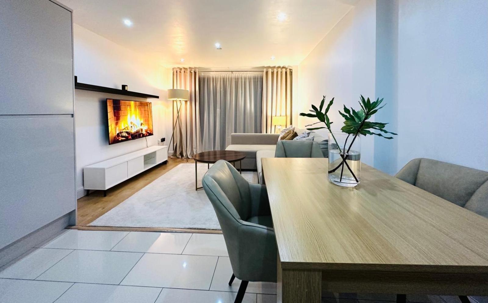 Westferry Deluxe Penthouse * Londen